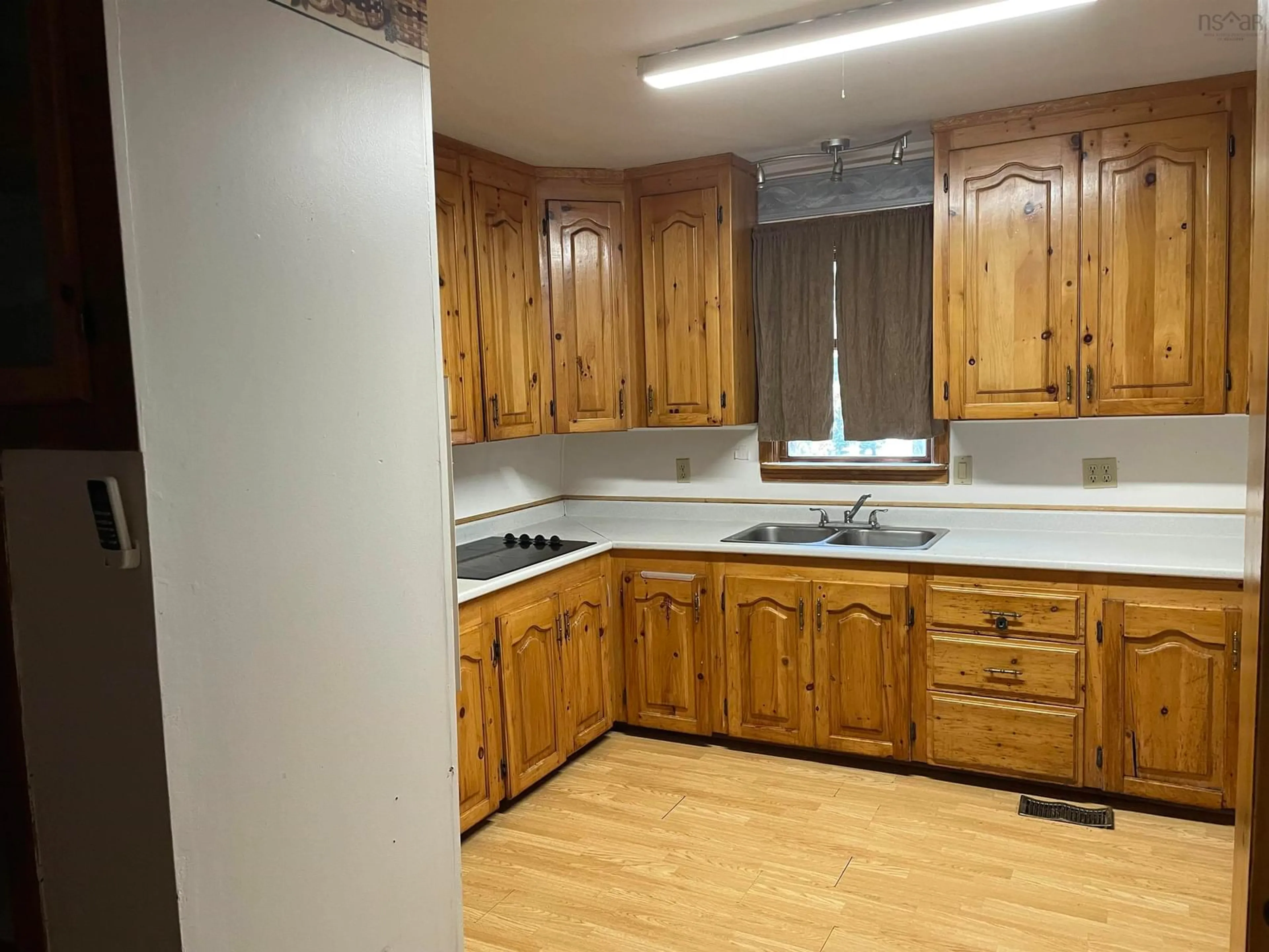 Standard kitchen, unknown for 393 St. Phillips St, Bridgewater Nova Scotia B4V 1W7