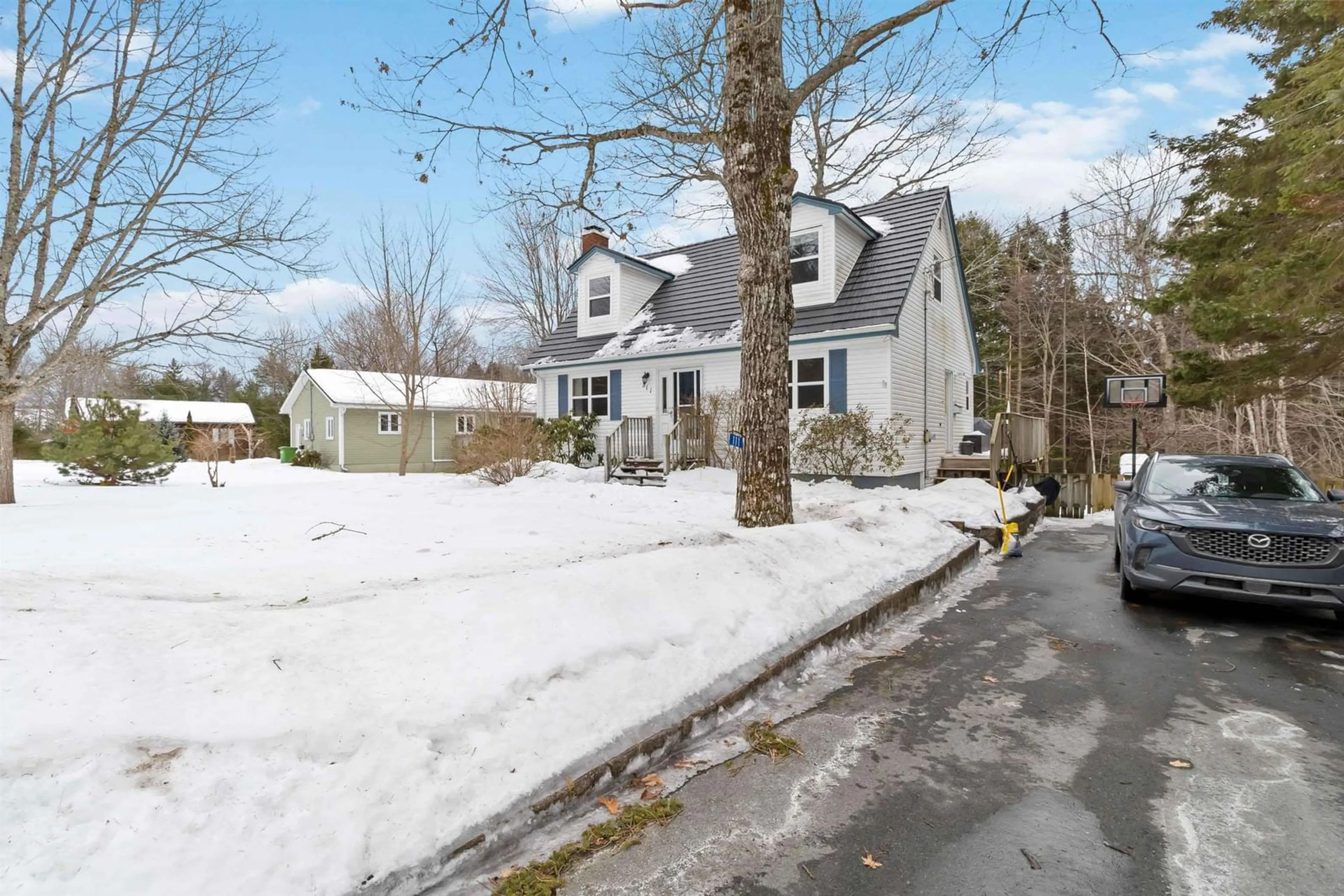 A pic from outside/outdoor area/front of a property/back of a property/a pic from drone, street for 111 Nafthal Dr, Bridgewater Nova Scotia B4V 3J7