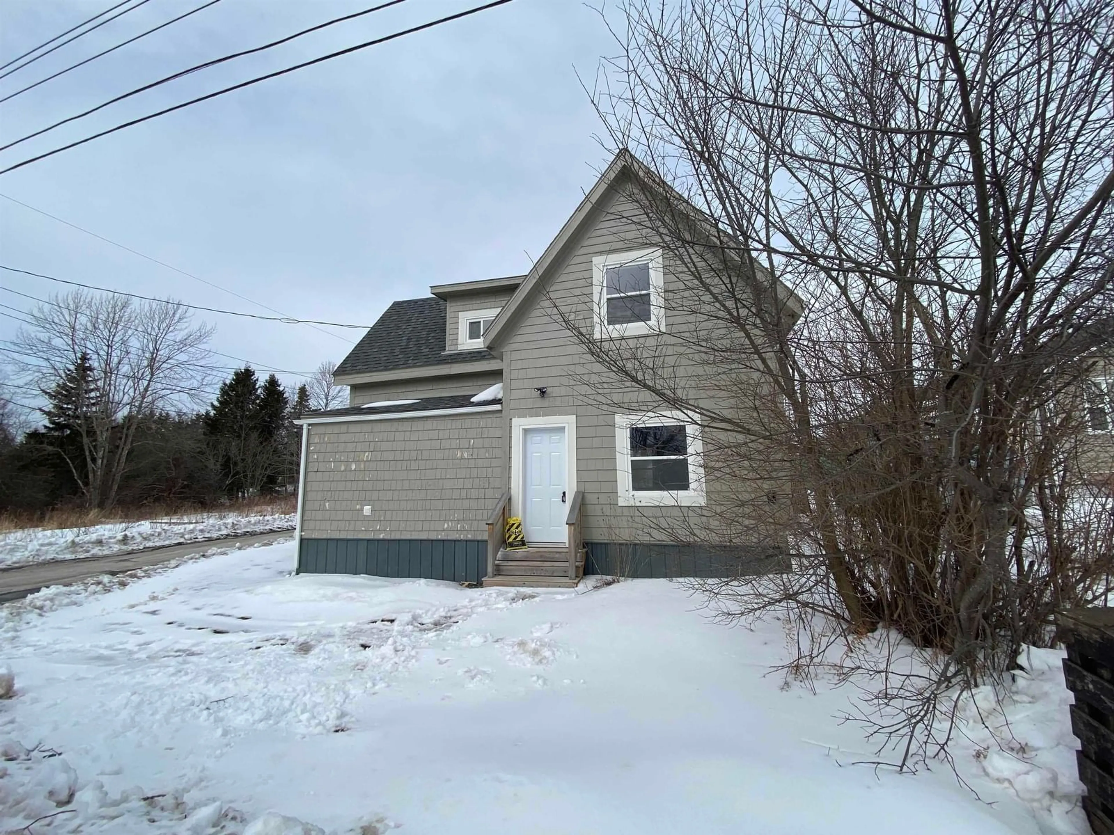 A pic from outside/outdoor area/front of a property/back of a property/a pic from drone, street for 32 Hill St, Pictou Nova Scotia B0K 1H0