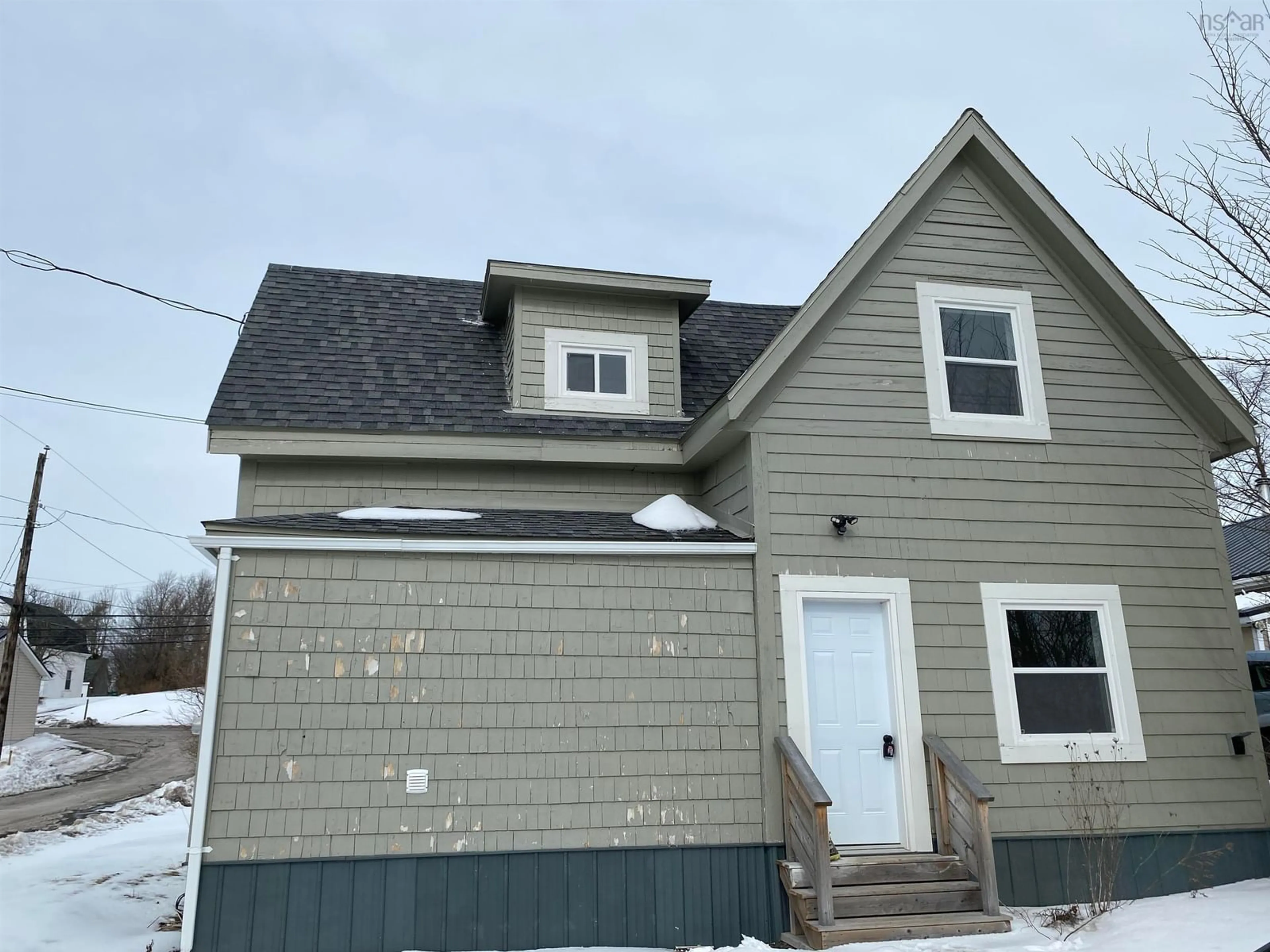 Home with vinyl exterior material, street for 32 Hill St, Pictou Nova Scotia B0K 1H0