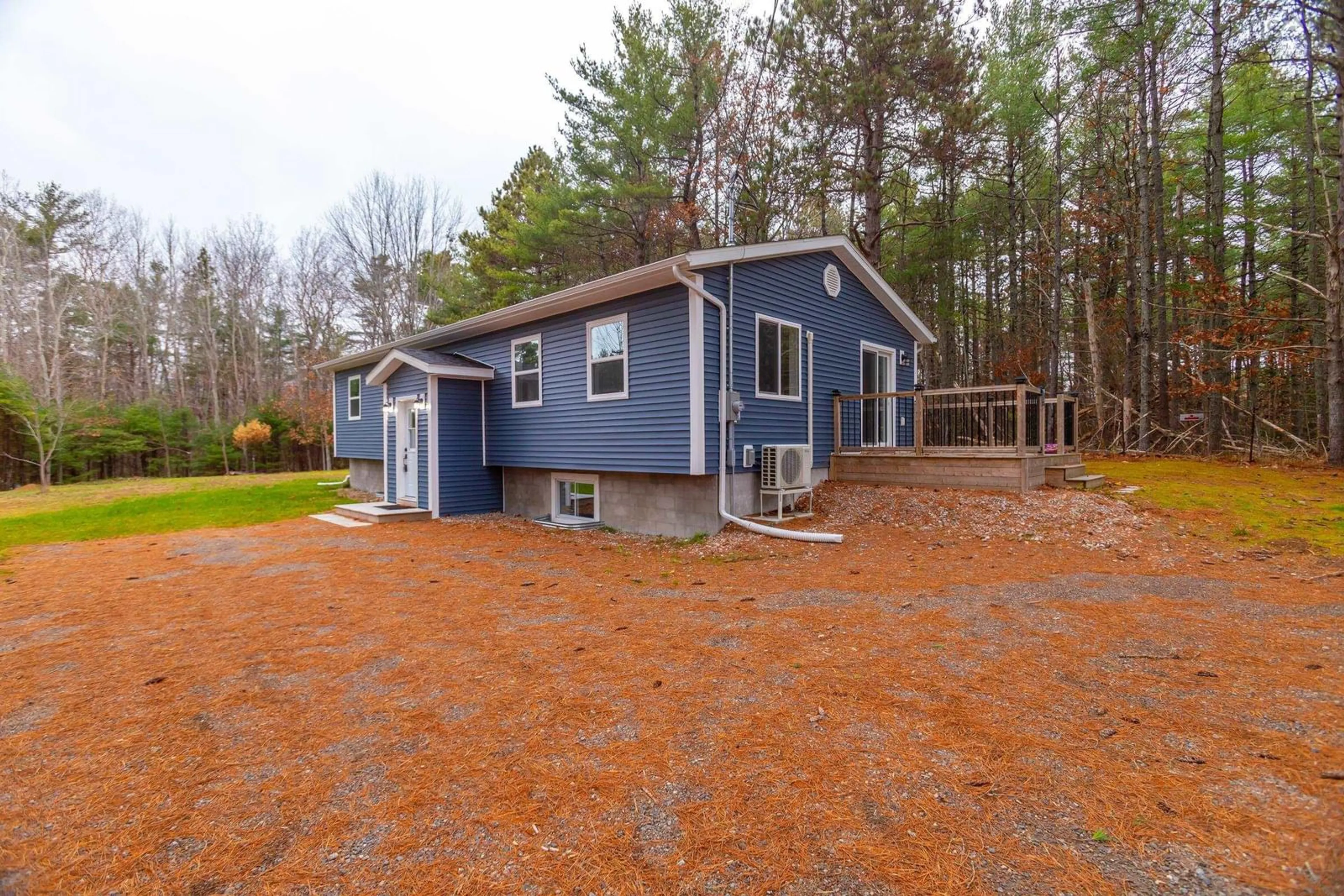 Home with vinyl exterior material, unknown for 10479 201 Hwy, Meadowvale Nova Scotia B0P 1R0