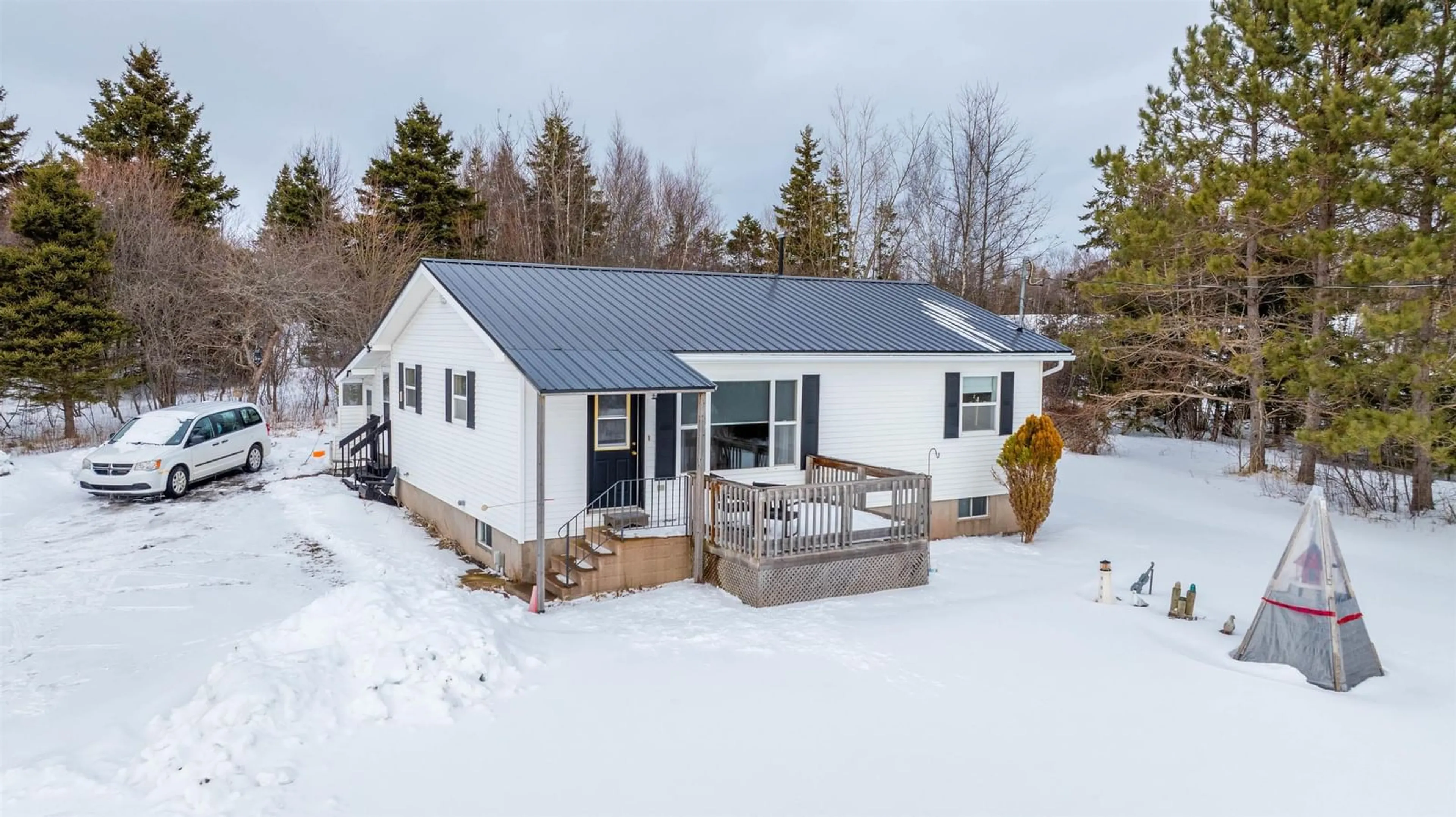 A pic from outside/outdoor area/front of a property/back of a property/a pic from drone, unknown for 8201 Swantee Dr, Pictou Nova Scotia B0K 1H0