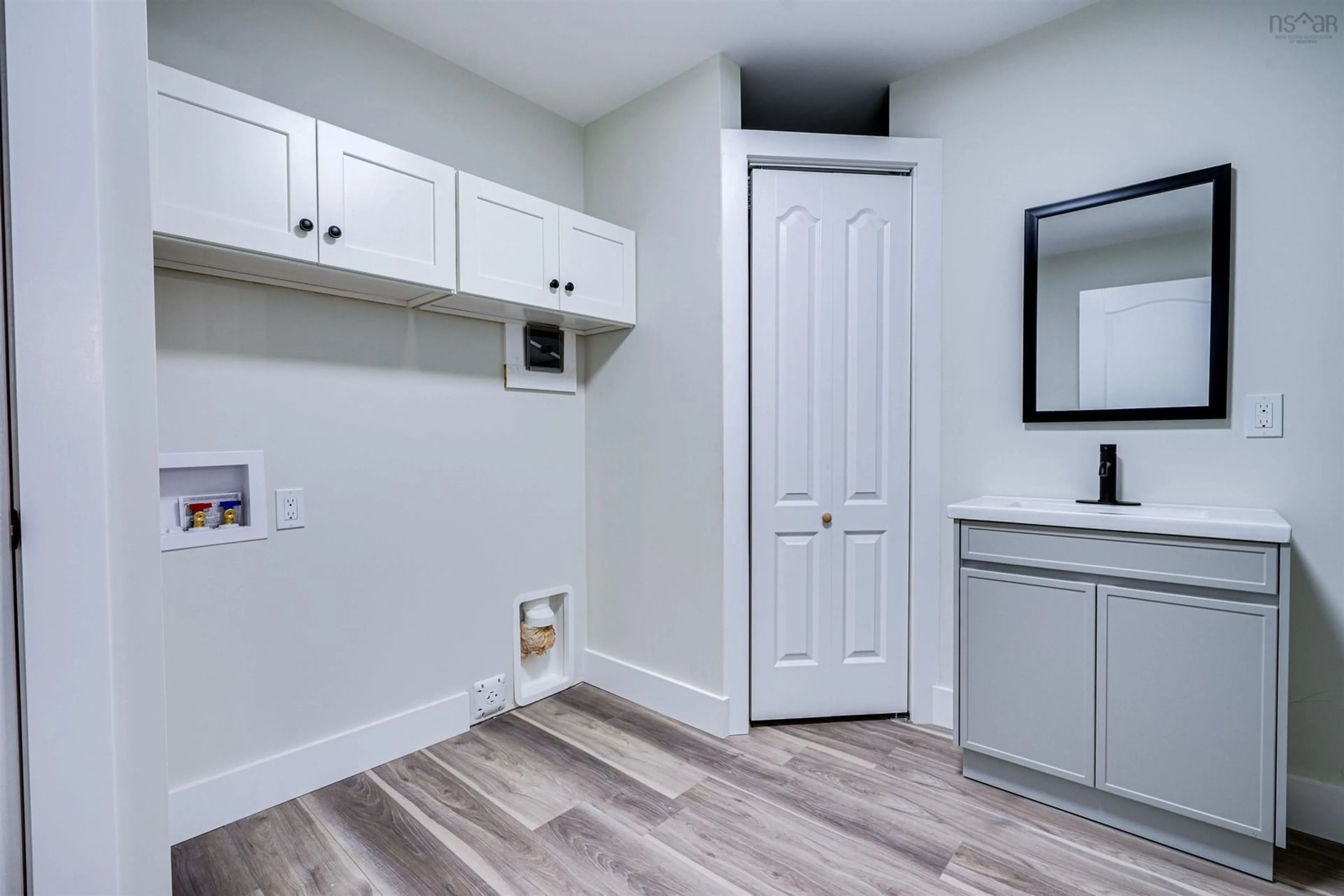 Laundry room for 399 Main St, Kingston Nova Scotia B0P 1R0