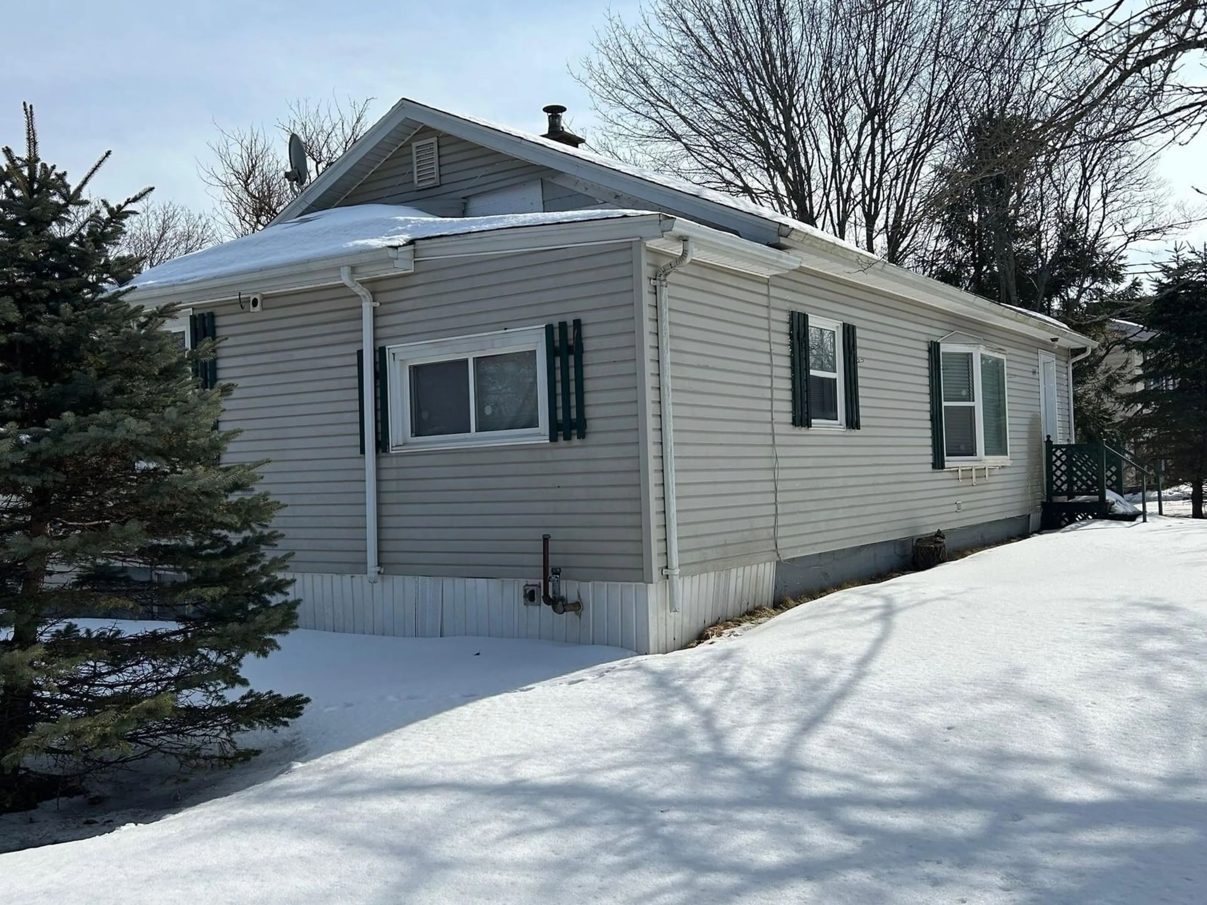 Home with vinyl exterior material, street for 309 Truro Heights Rd, Truro Heights Nova Scotia B6L 1X5