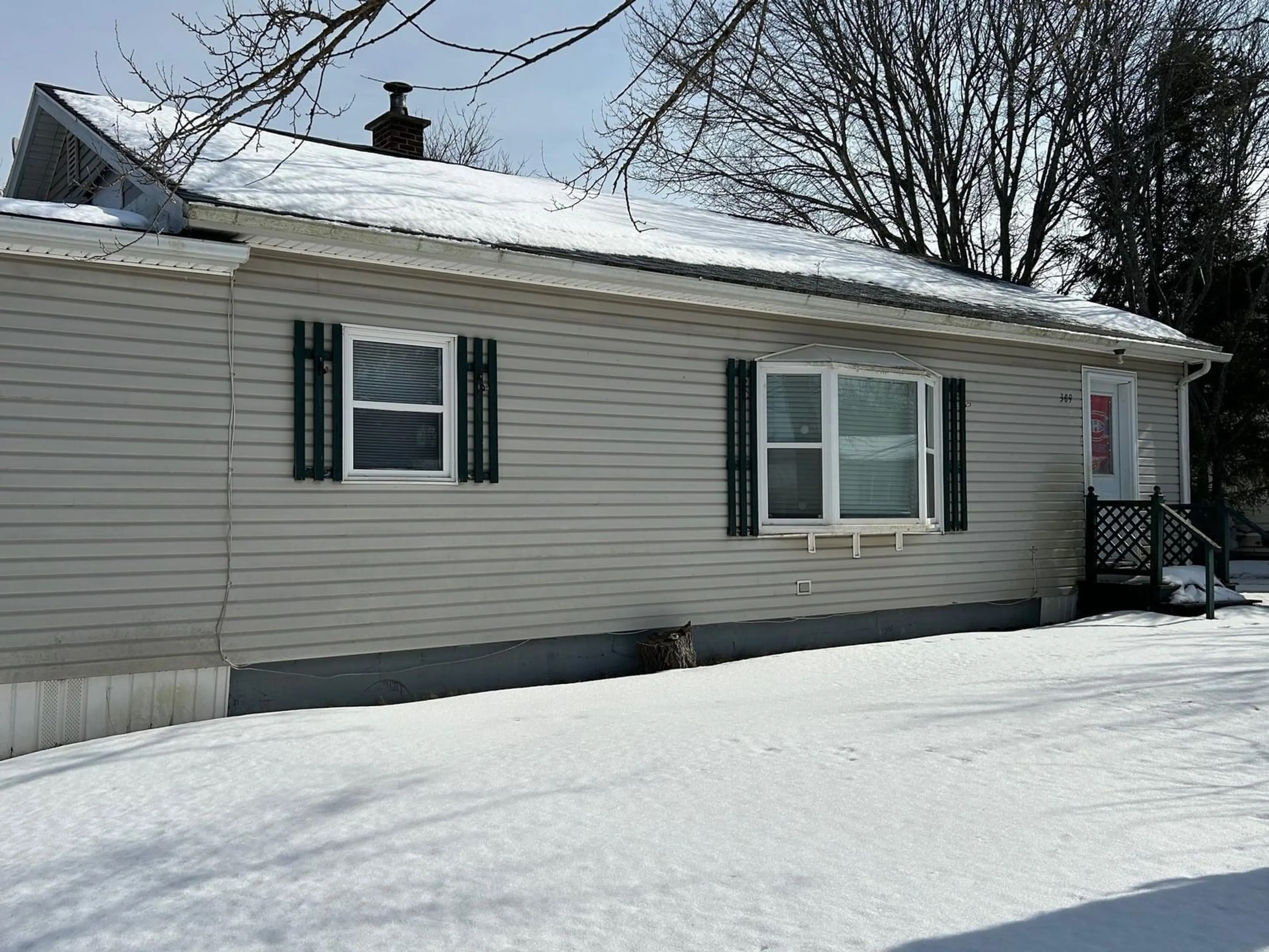 Home with vinyl exterior material, street for 309 Truro Heights Rd, Truro Heights Nova Scotia B6L 1X5