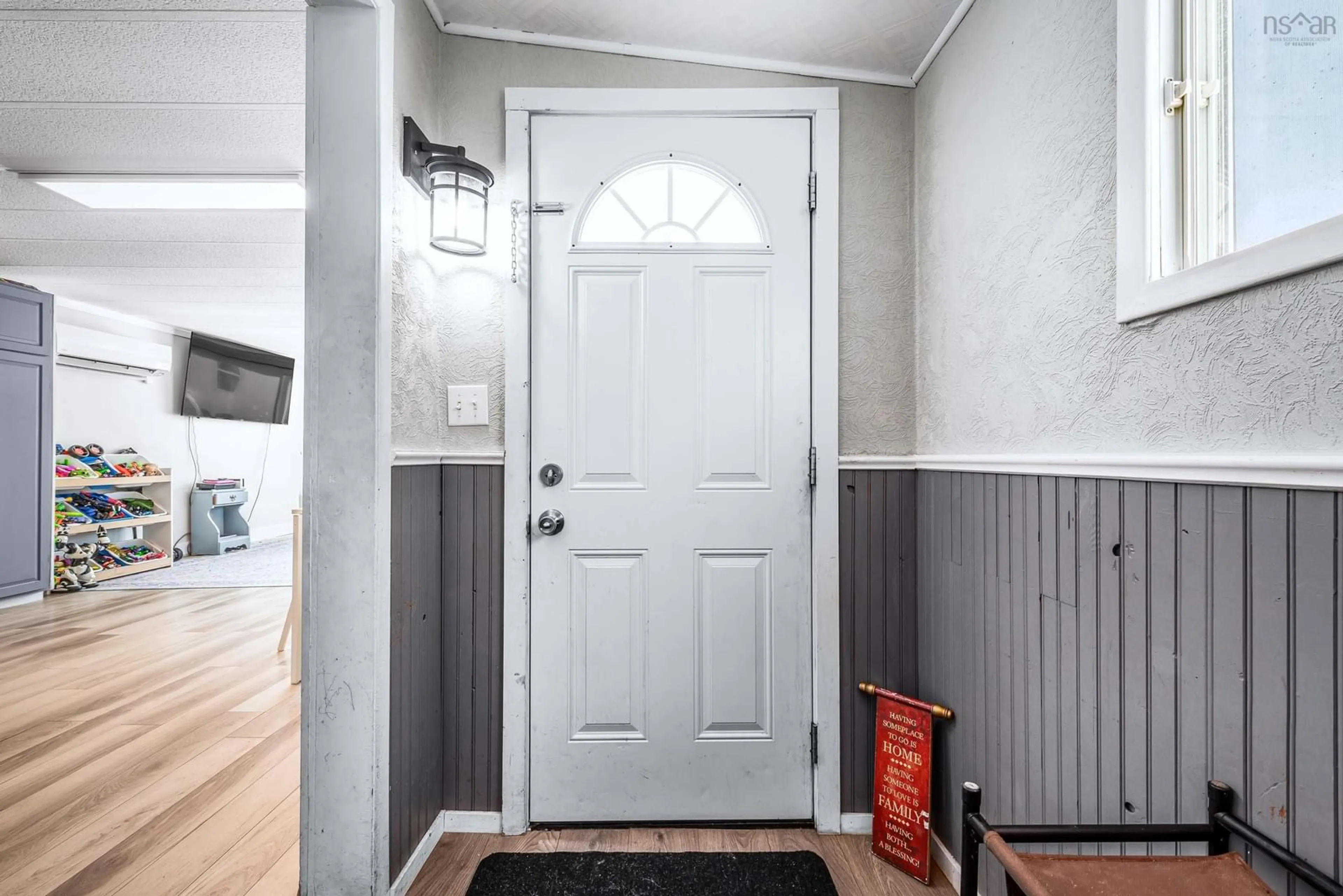 Indoor entryway for 5 Wilson Ave, Dartmouth Nova Scotia B2Y 2B2