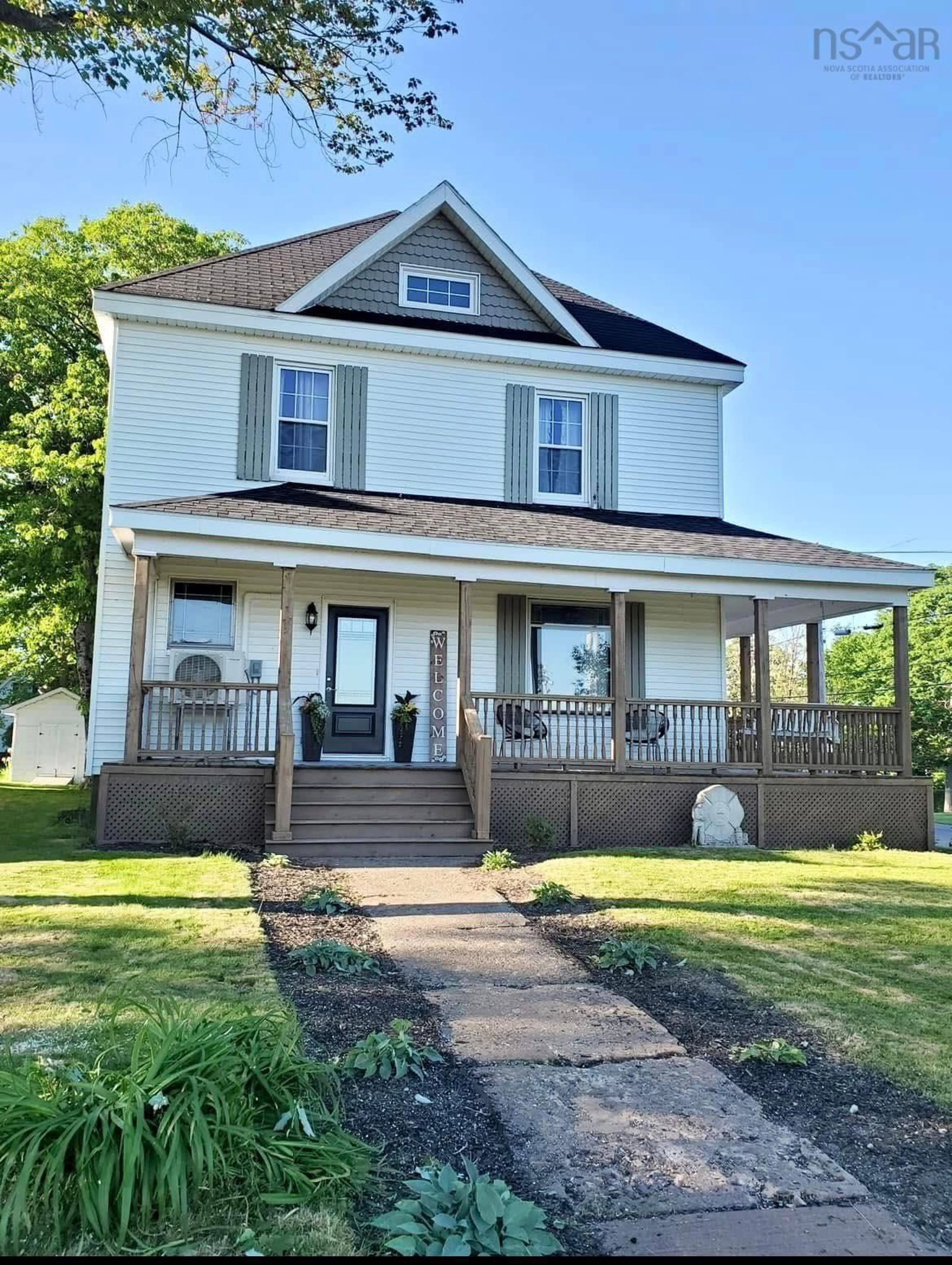 Home with vinyl exterior material, street for 10 Albion Ave, Stellarton Nova Scotia B0K 1S0