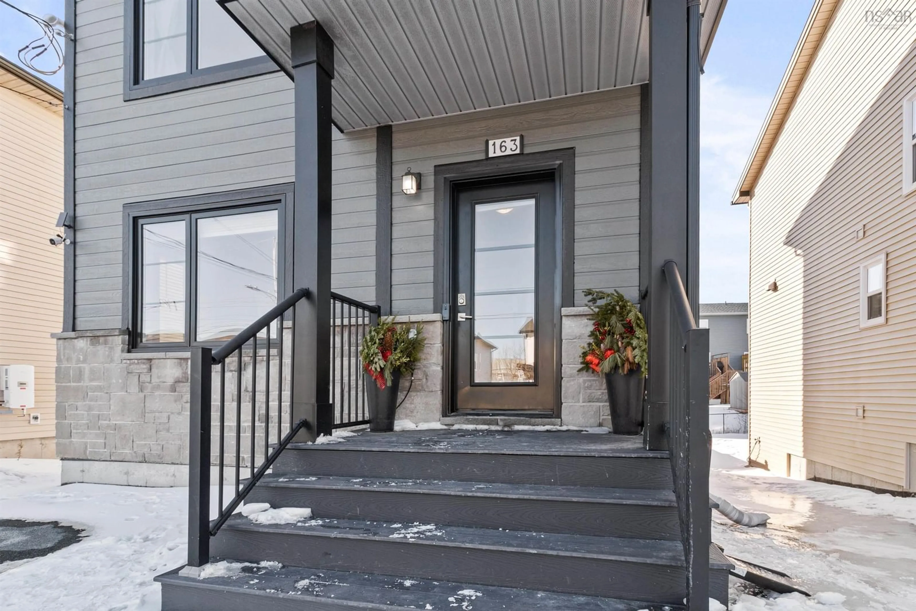 Indoor entryway for 163 Titanium Crescent, Halifax Nova Scotia B3P 0J3