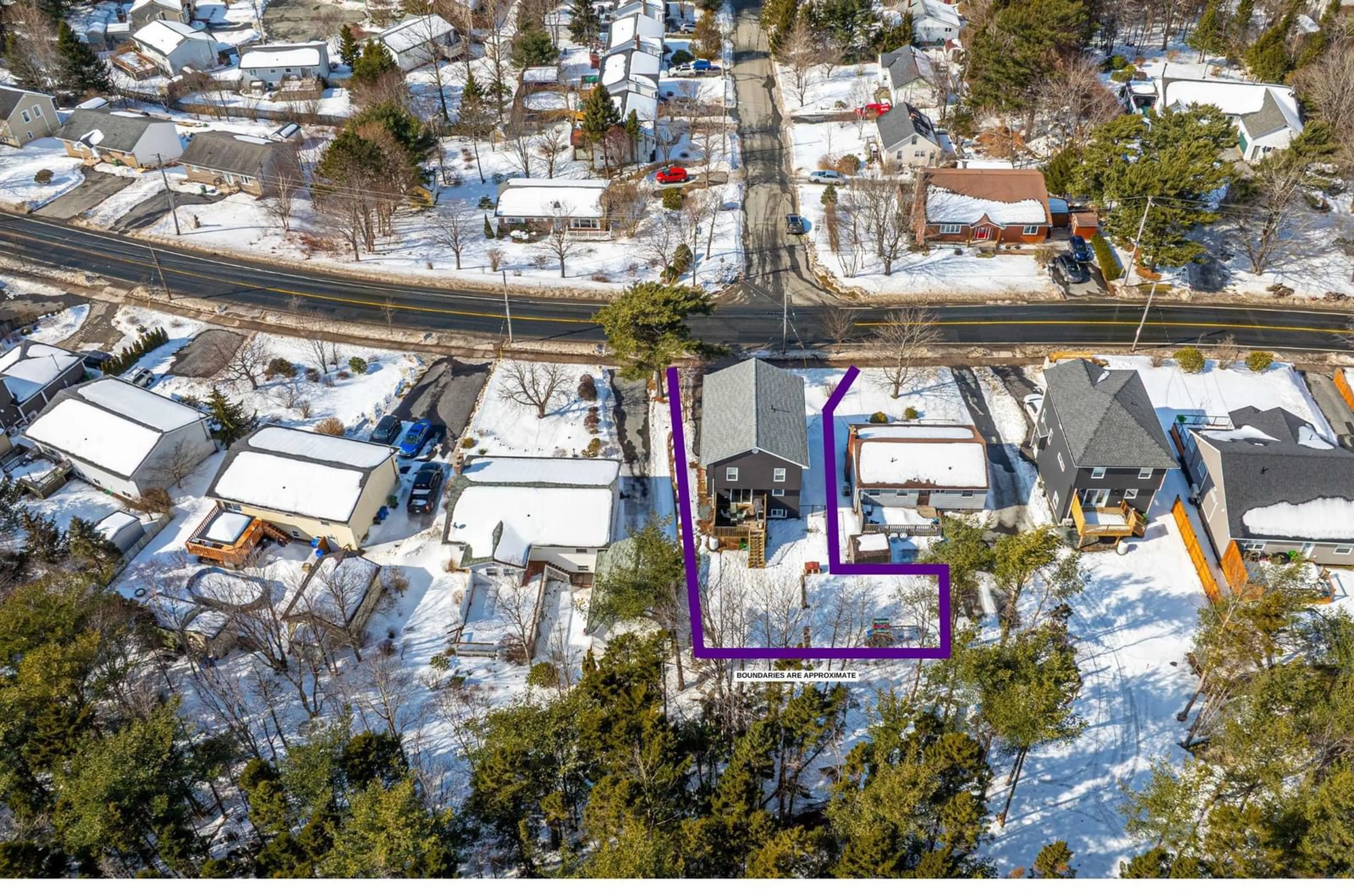 A pic from outside/outdoor area/front of a property/back of a property/a pic from drone, street for 698 Waverley Rd, Dartmouth Nova Scotia B2X 2G4