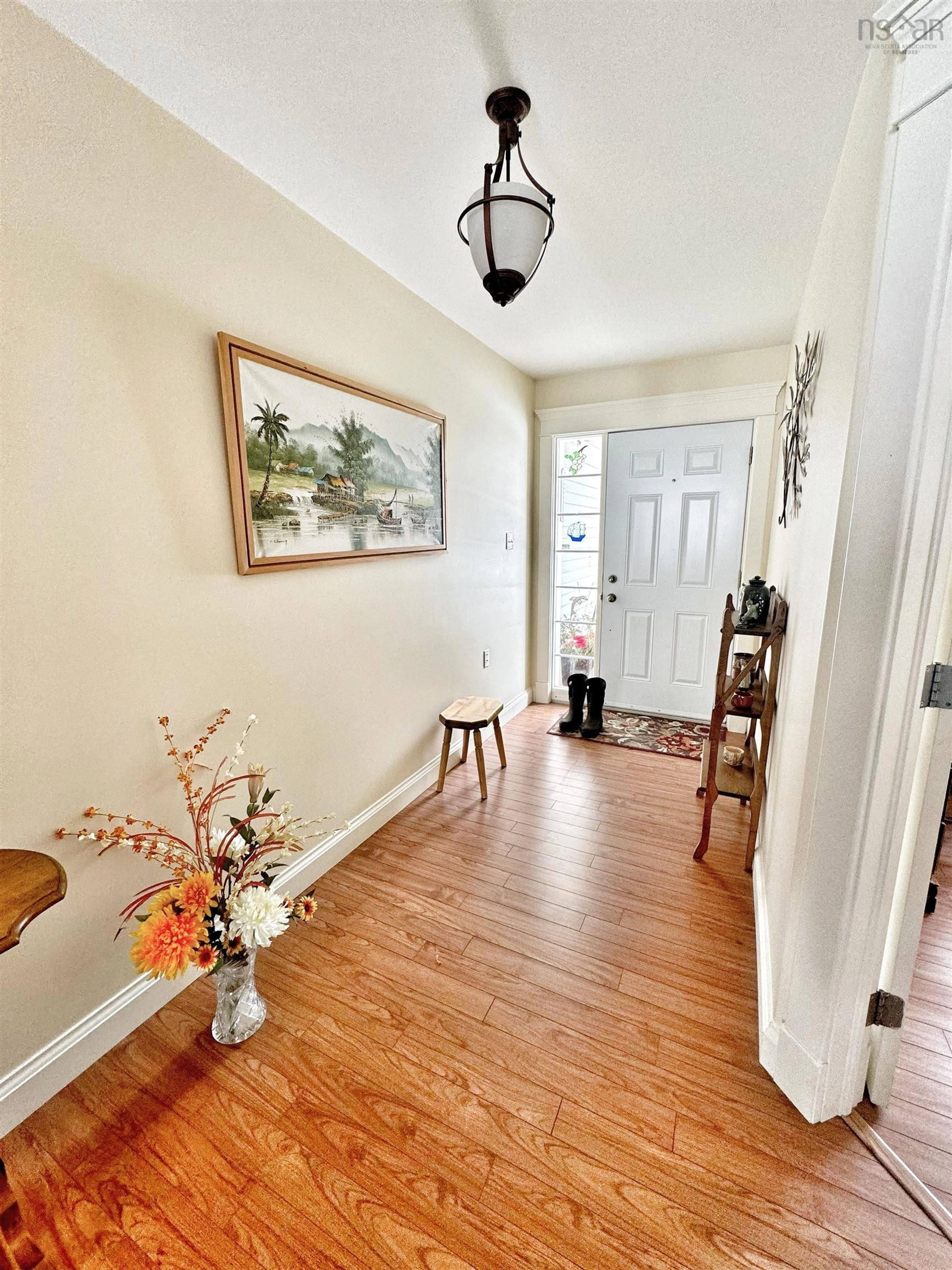 Indoor entryway for 100 Pleasant St #A&B, Berwick Nova Scotia B0P 1E0