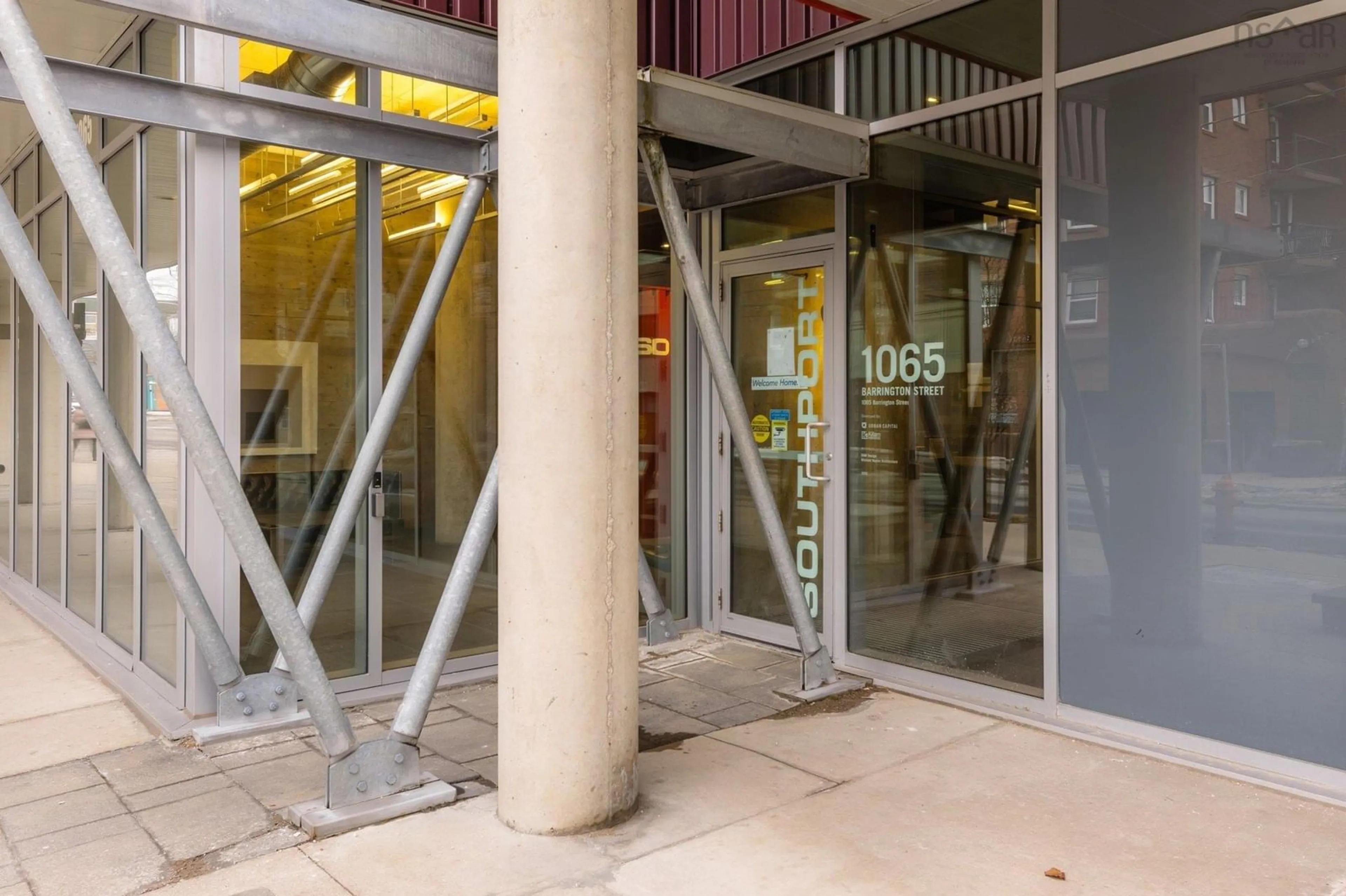 Indoor foyer for 1065 Barrington St #612, Halifax Nova Scotia B3H 0B7