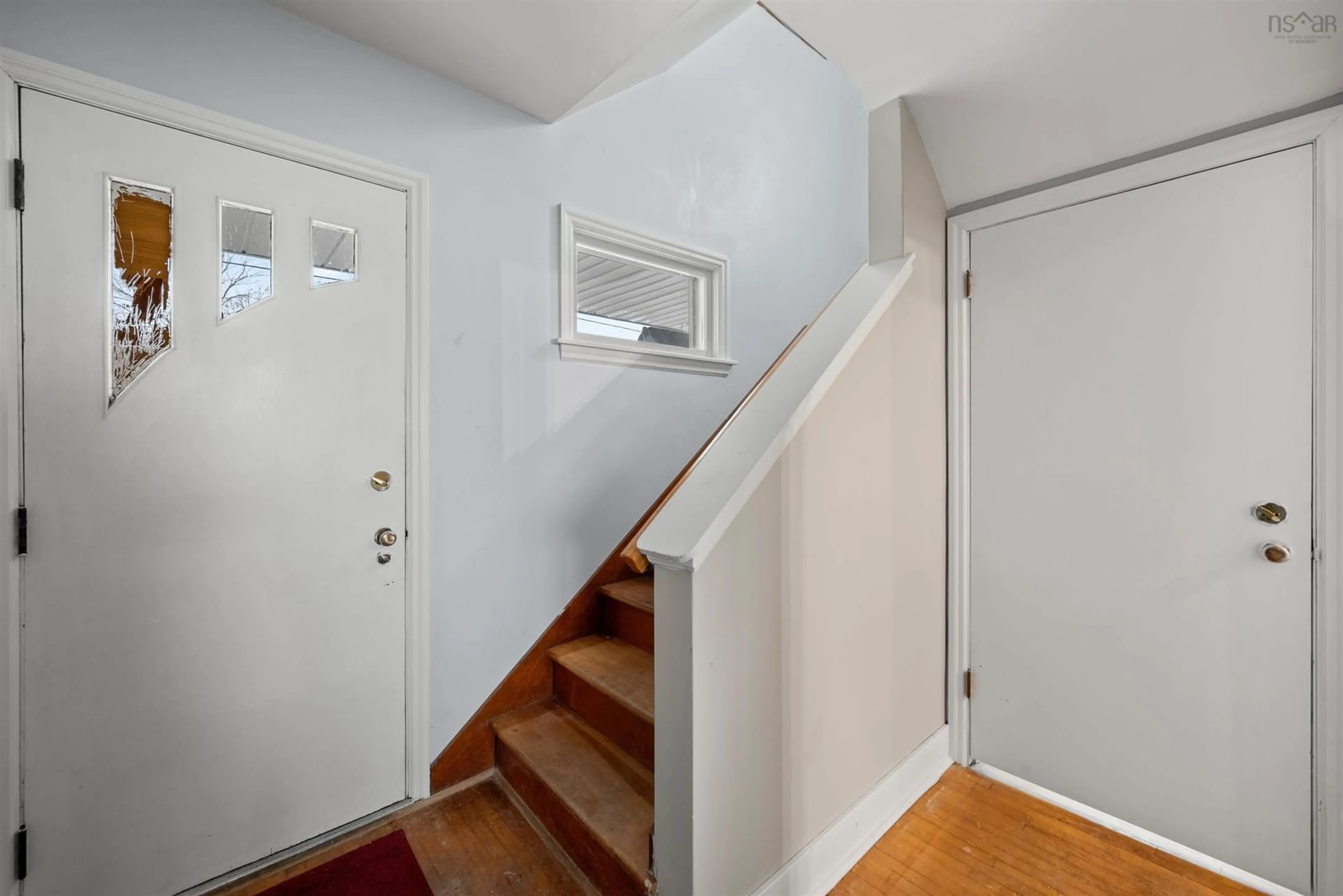 Indoor entryway for 16 Settle St, Dartmouth Nova Scotia B2W 1M6