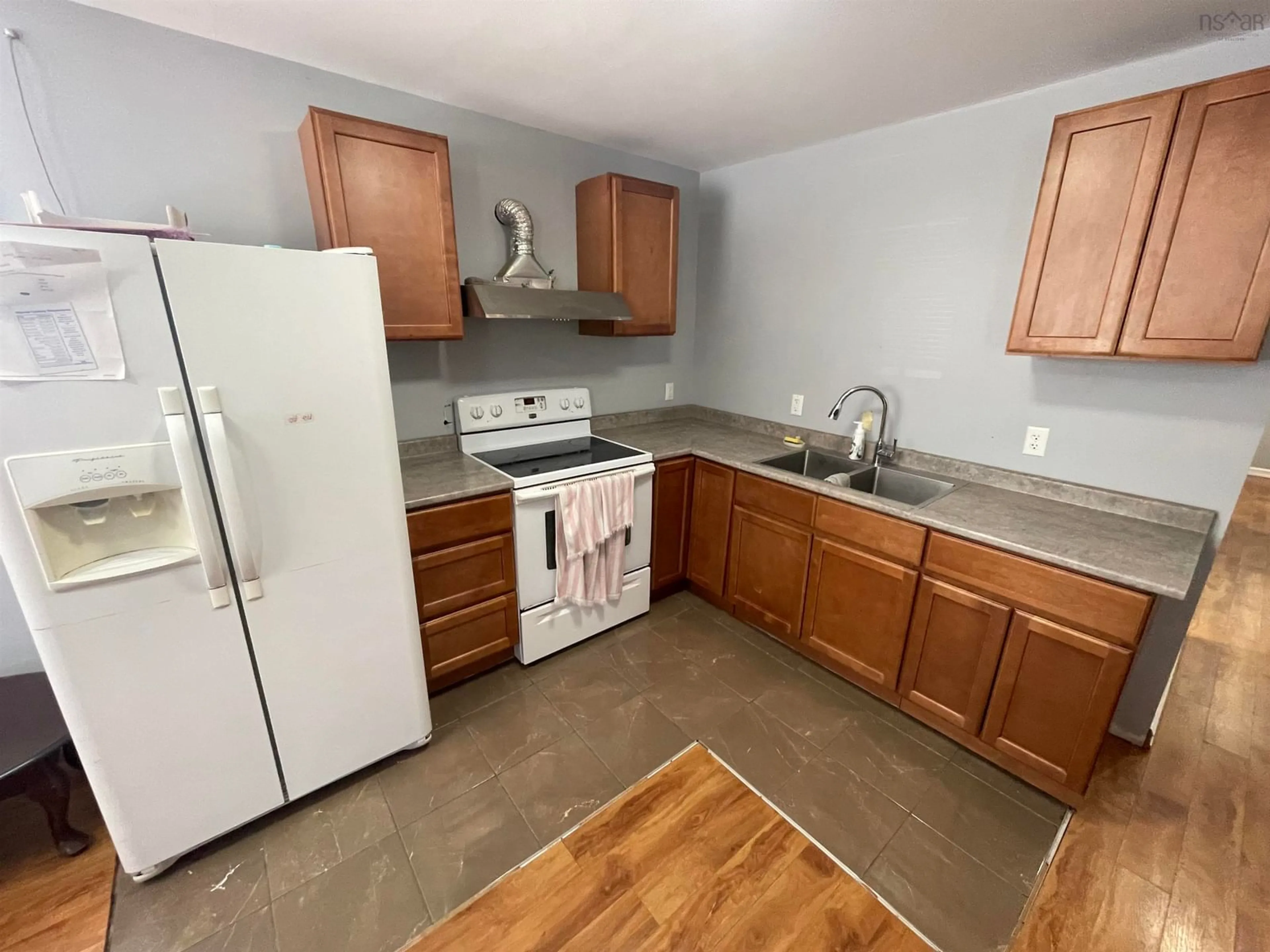 Standard kitchen, unknown for 226 Lorne St, Sydney Nova Scotia B1P 4H6