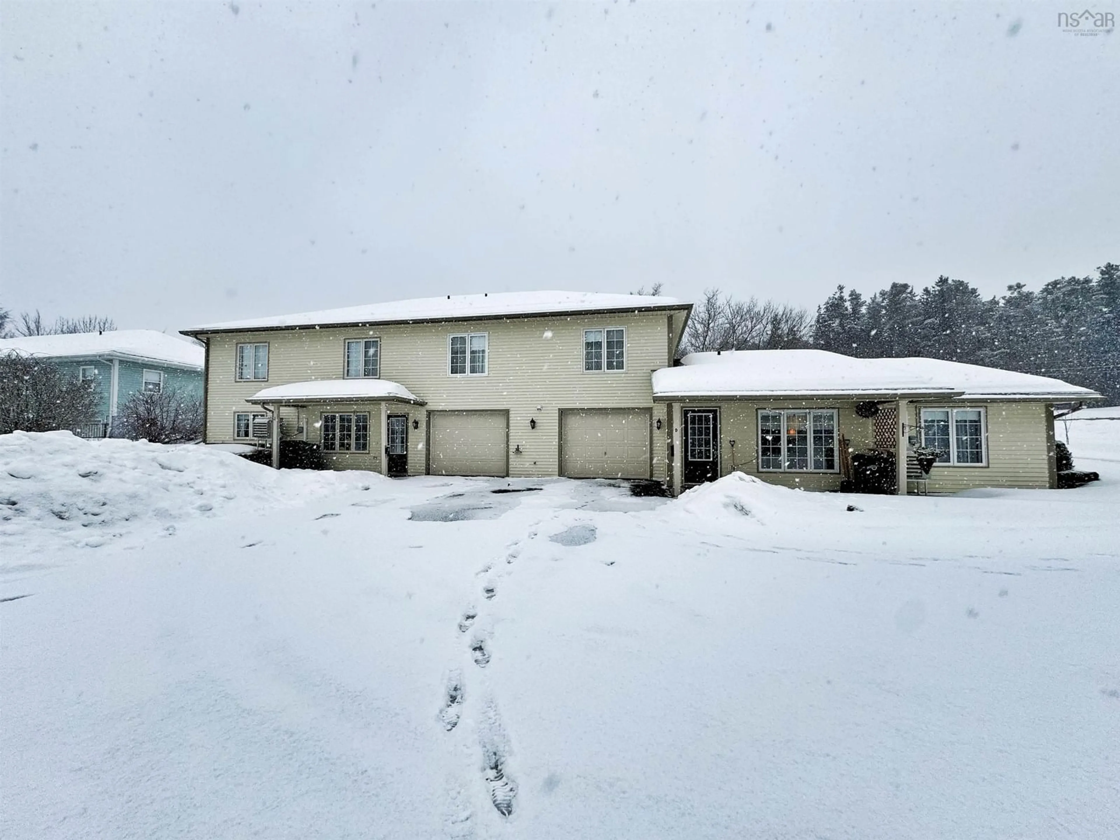 A pic from outside/outdoor area/front of a property/back of a property/a pic from drone, building for 104 Orchard St #ABCD, Berwick Nova Scotia B0P 1E0