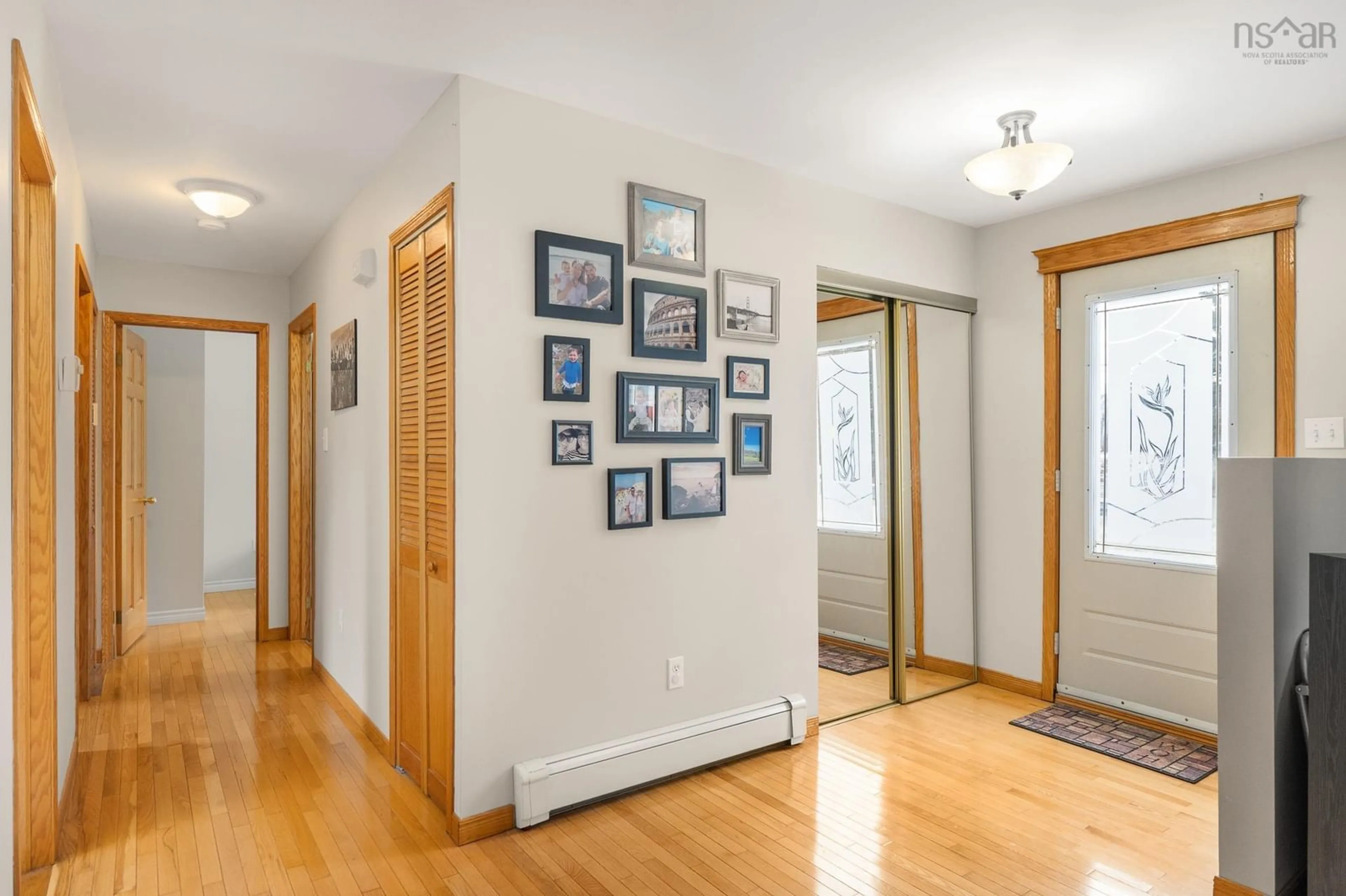 Indoor entryway for 31 Walker Service Rd, Lower Sackville Nova Scotia B4C 2P8