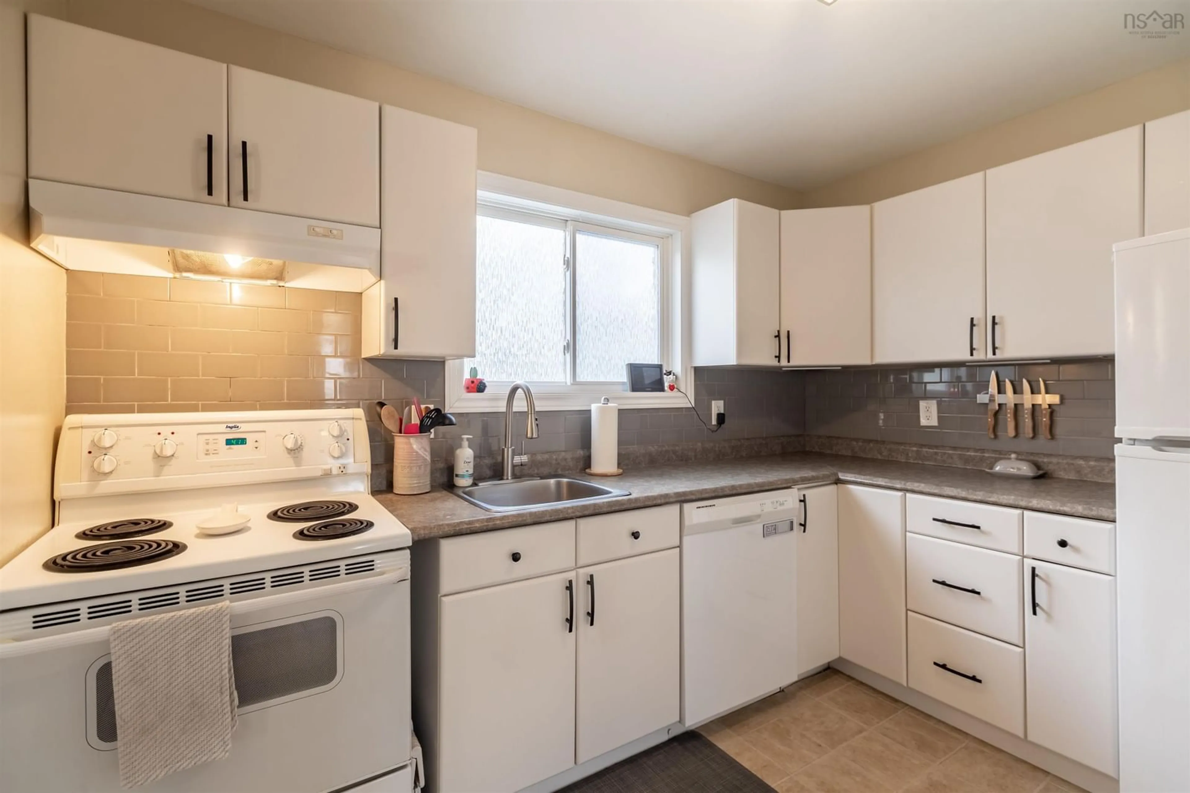 Standard kitchen, unknown for 516 Arklow Dr, Cole Harbour Nova Scotia B2W 4S4