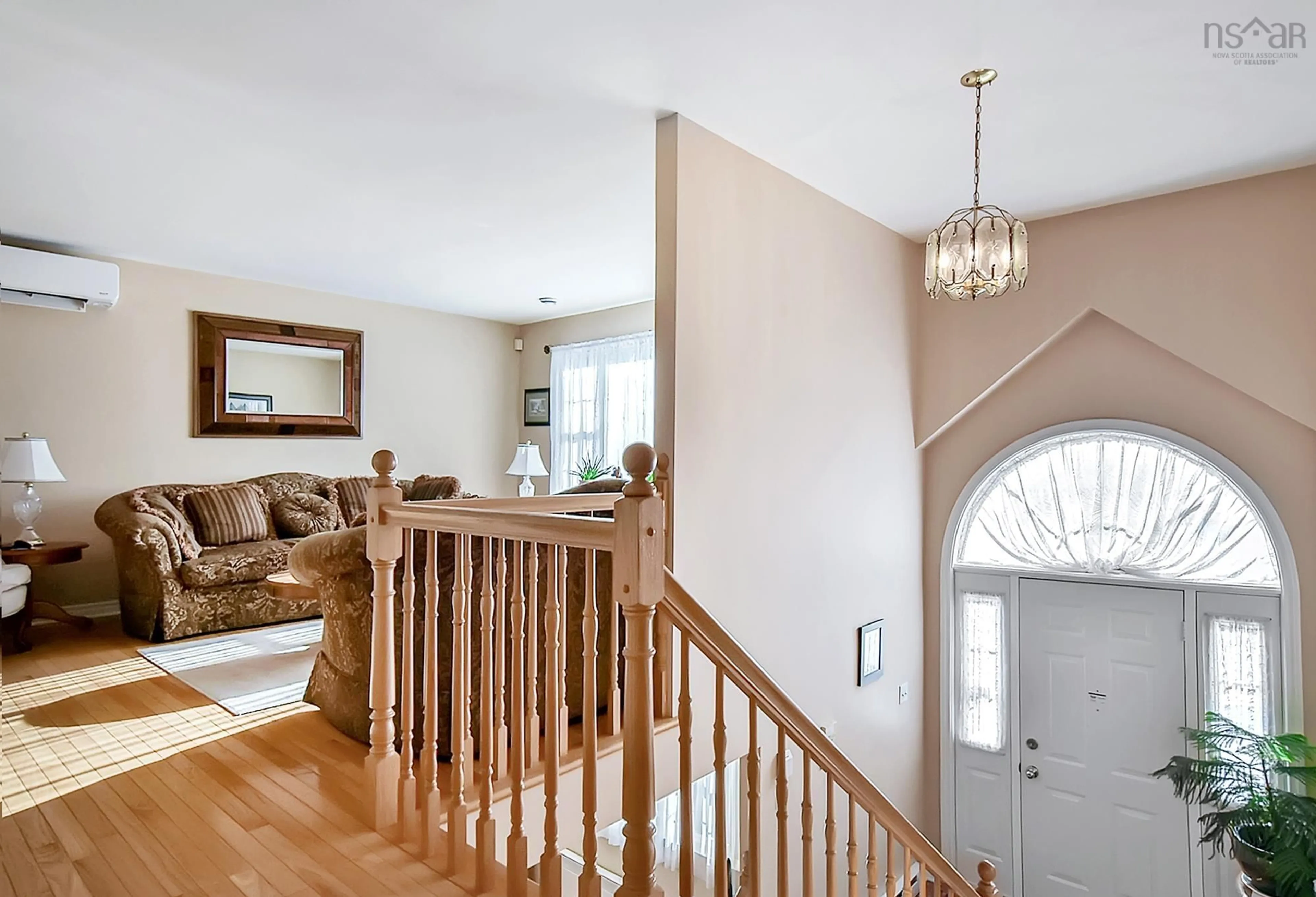 Indoor entryway for 9 Wilton Cres Cres, Dartmouth Nova Scotia B2V 2S9