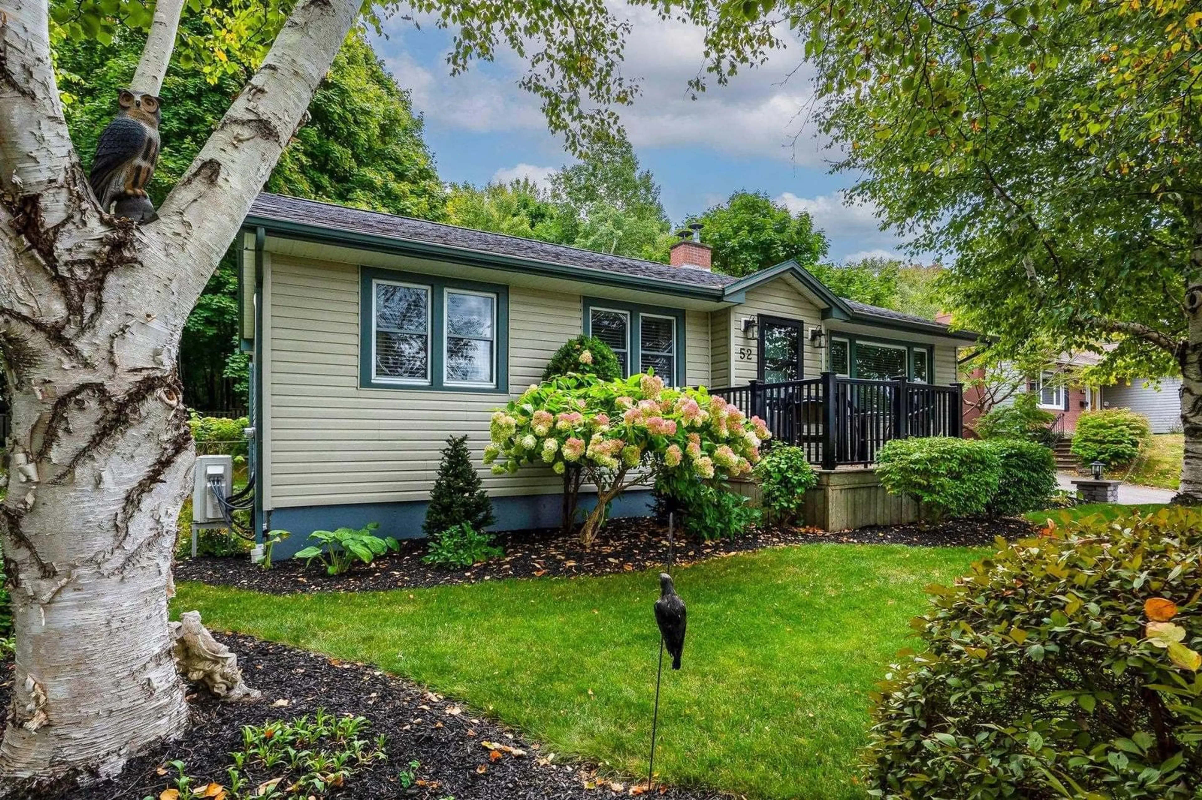 Home with vinyl exterior material, street for 52 Grant St, Kentville Nova Scotia B4N 2S3