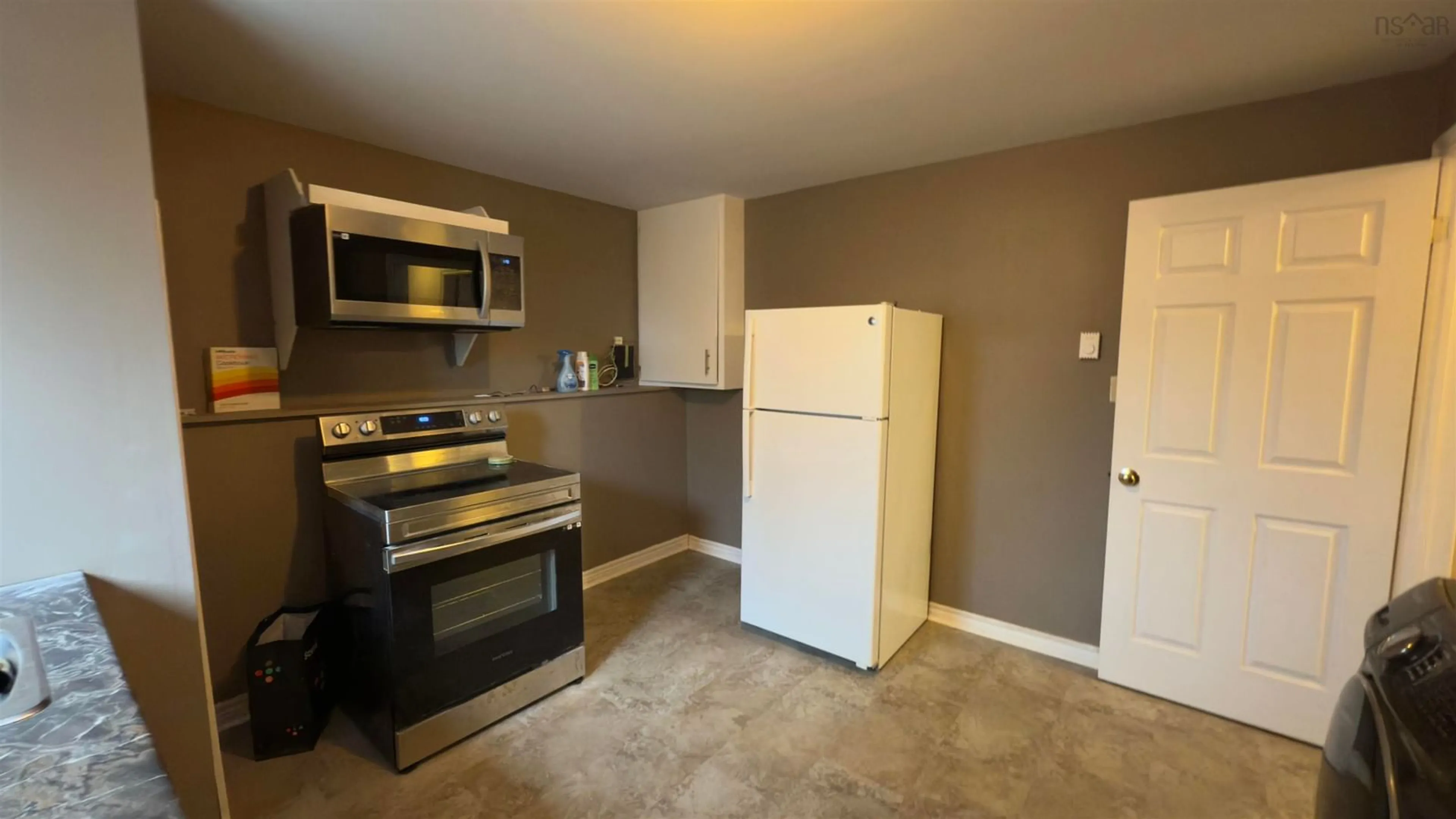 Standard kitchen, unknown for 59 Porter St, Yarmouth Nova Scotia B5A 2Y8