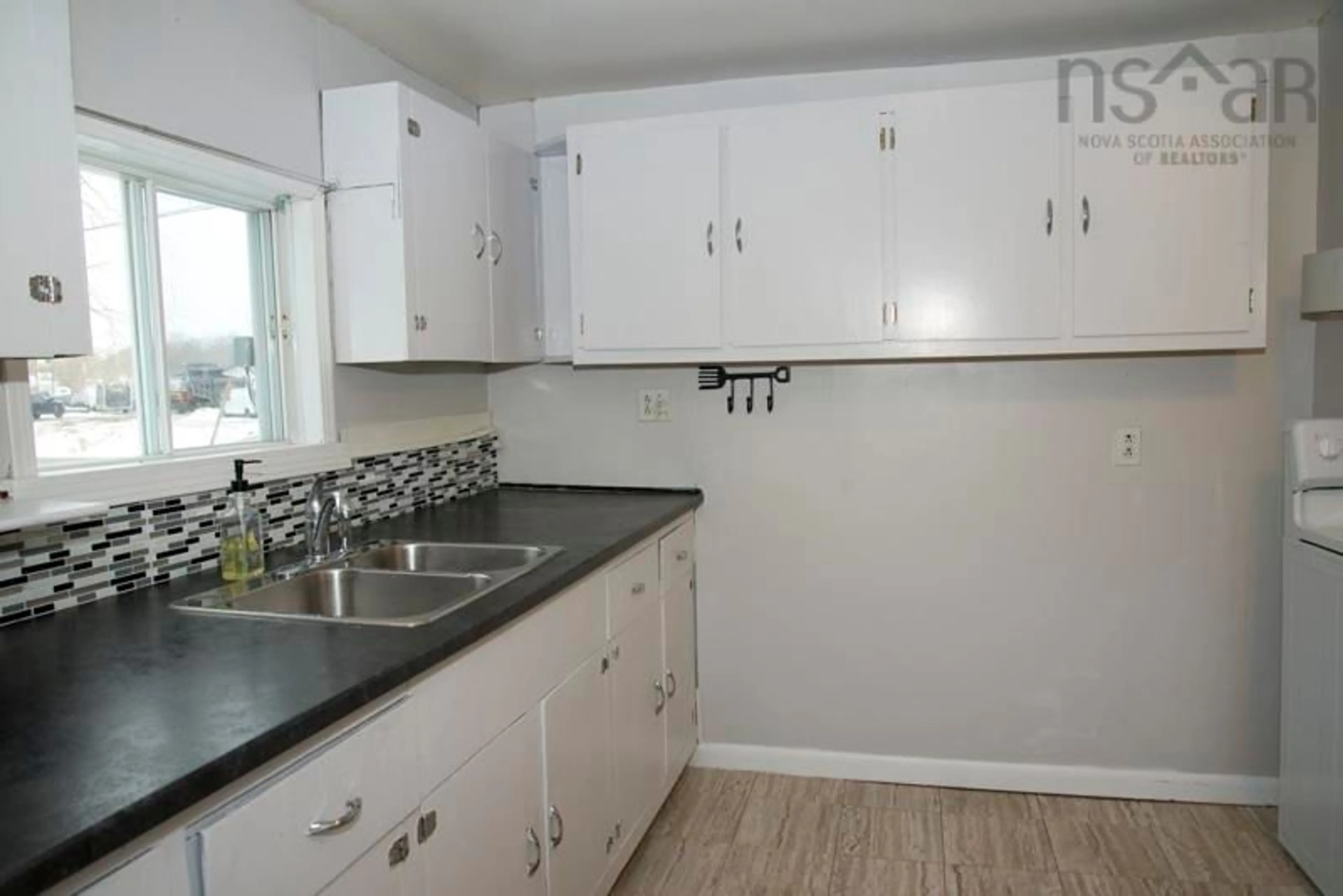 Standard kitchen, ceramic/tile floor for 287 Oakdene Ave, North Kentville Nova Scotia B4N 2C5