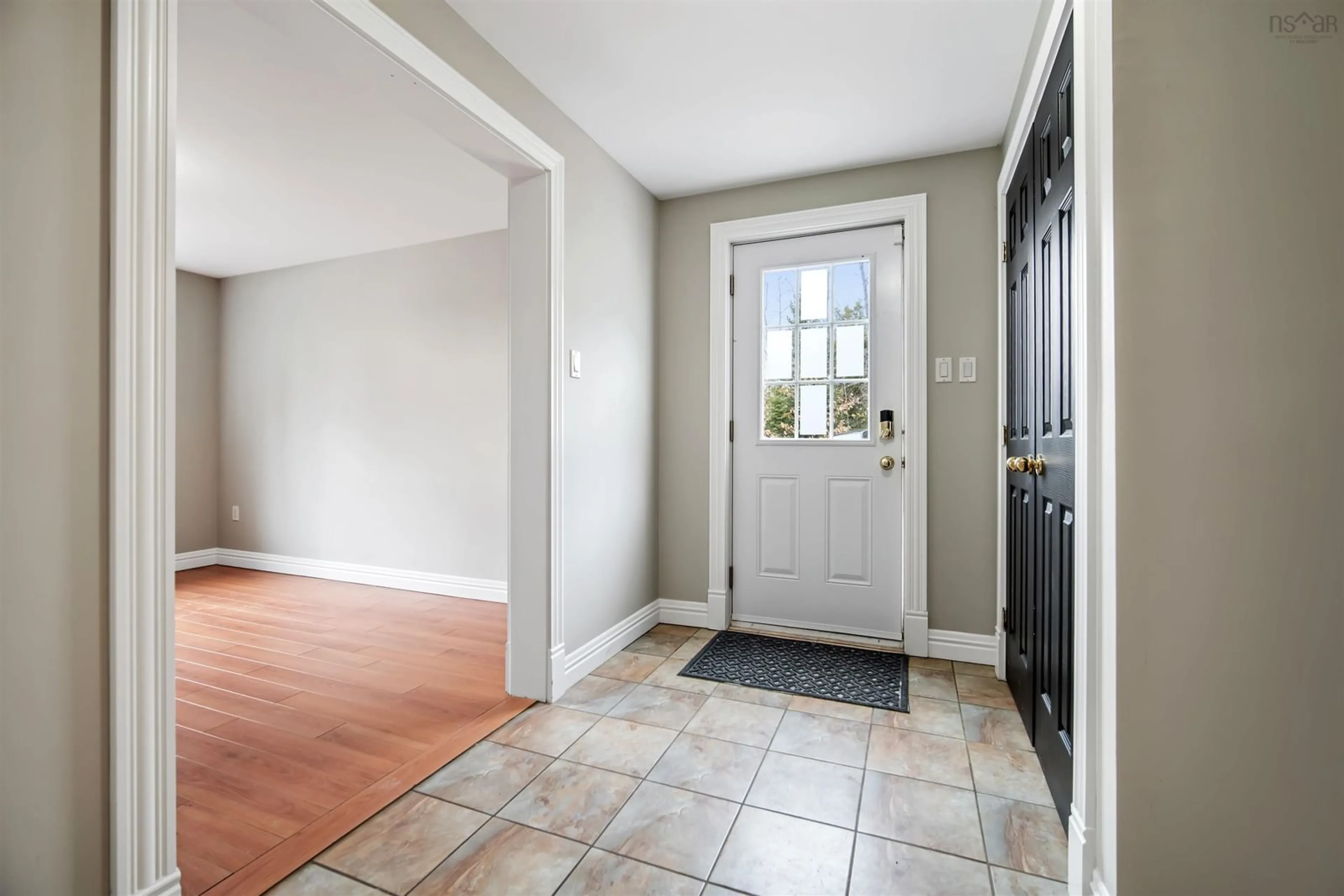 Indoor entryway for 118 Lincolnshire Dr, Fall River Nova Scotia B2T 1P8