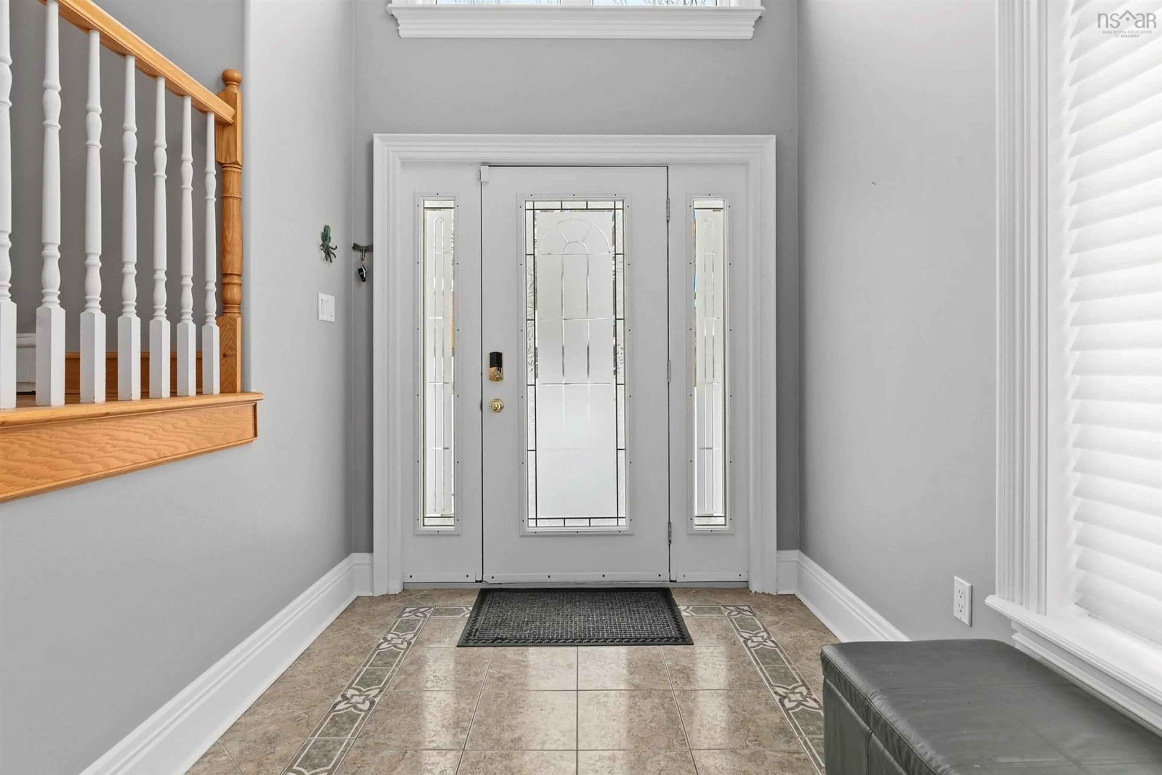 Indoor entryway for 73 Lakeshore Park Terr, Dartmouth Nova Scotia B3A 4Z4