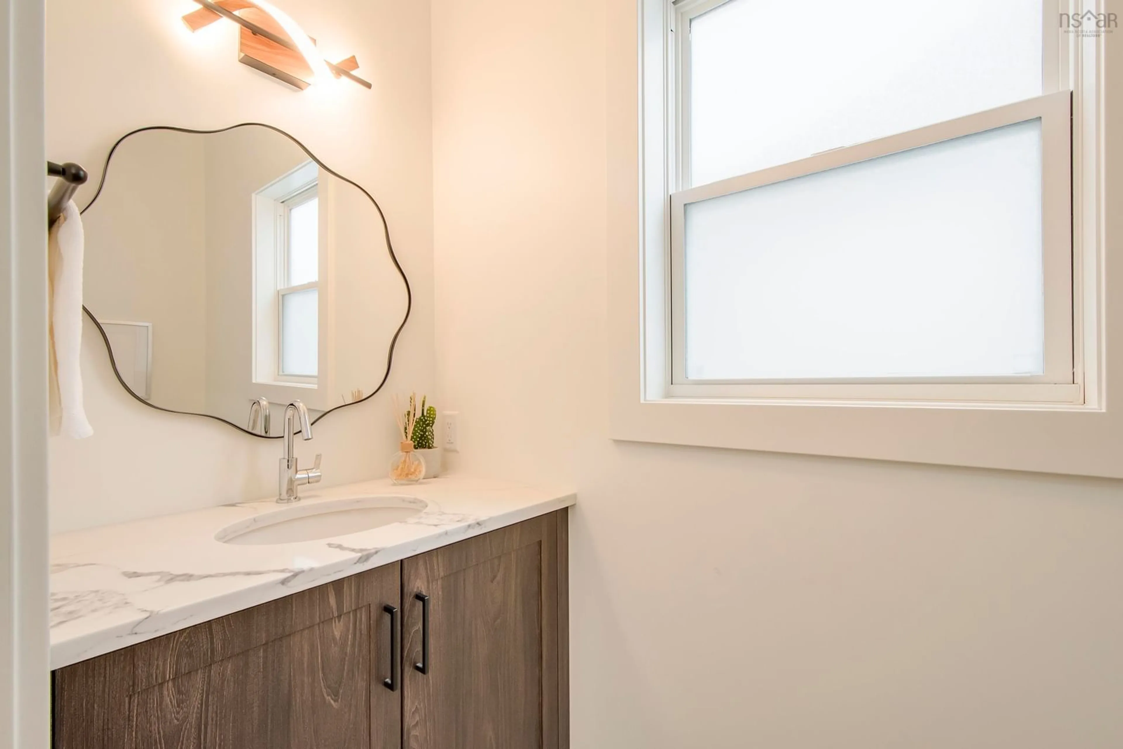 Standard bathroom, ceramic/tile floor for 65 Puncheon Way, Bedford Nova Scotia B4B 2L1