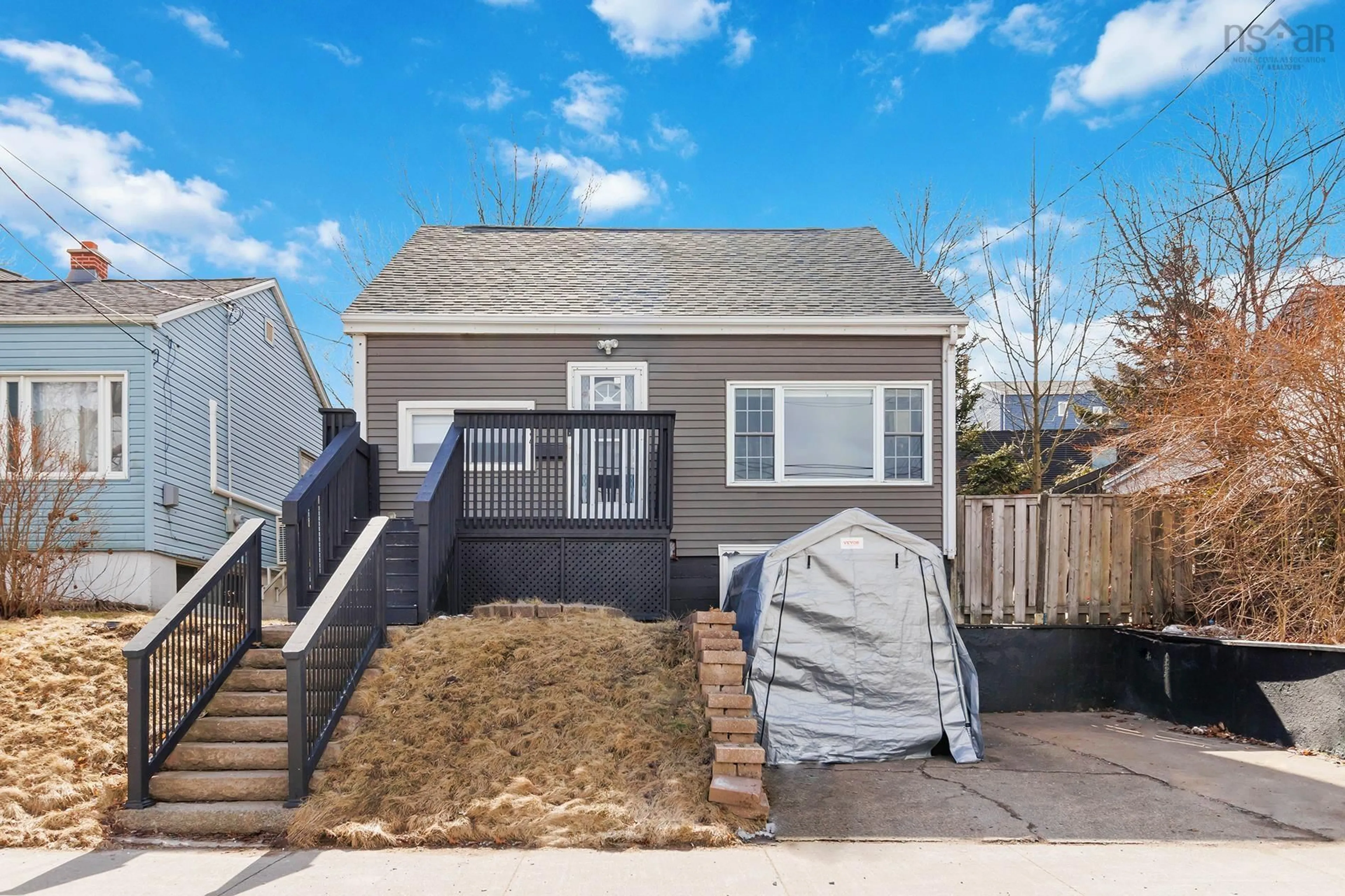 Home with vinyl exterior material, street for 3634 Barrington St, Halifax Nova Scotia B3K 2Y2