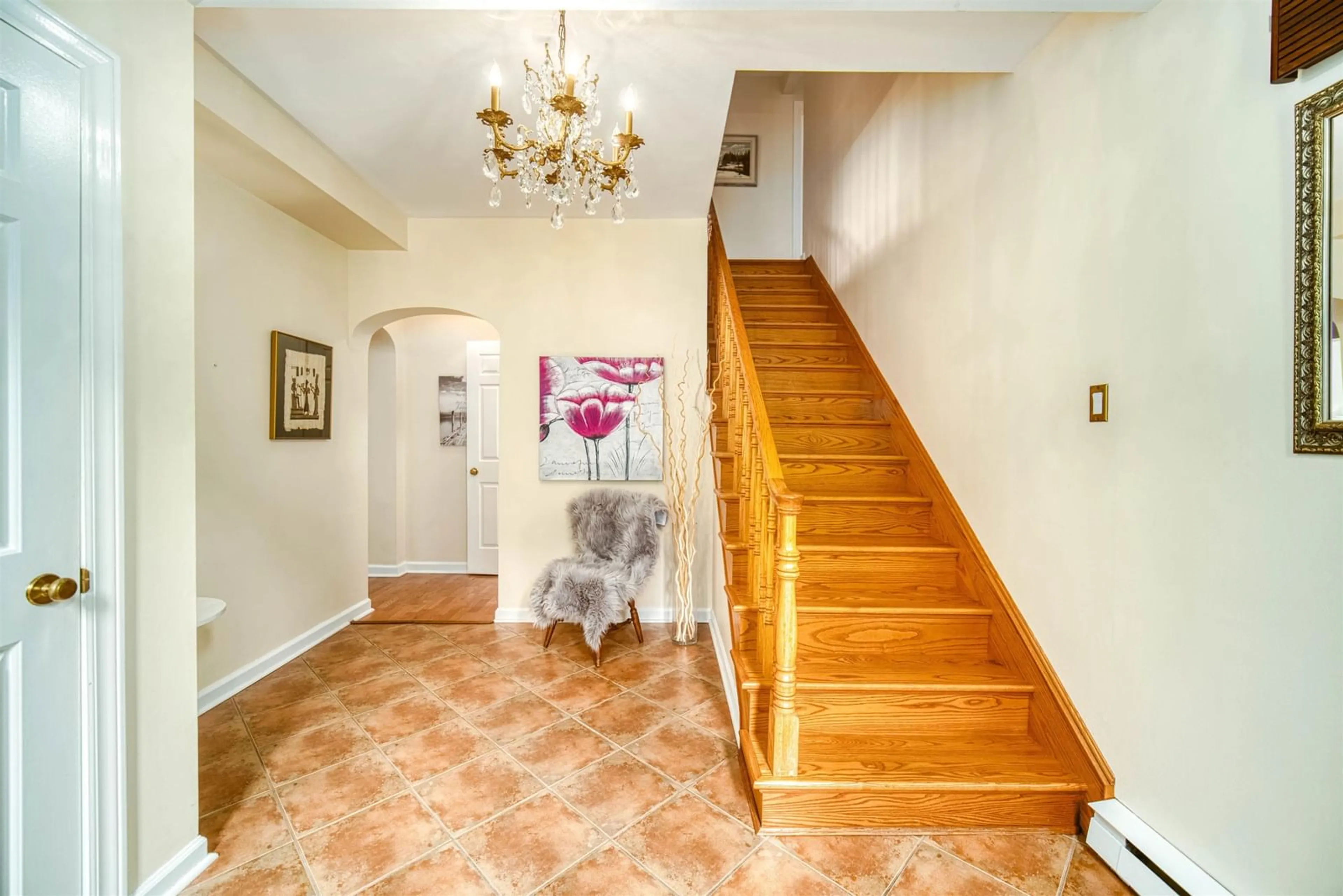 Indoor foyer for 951 Lindola Pl, Halifax Nova Scotia B3H 4M1