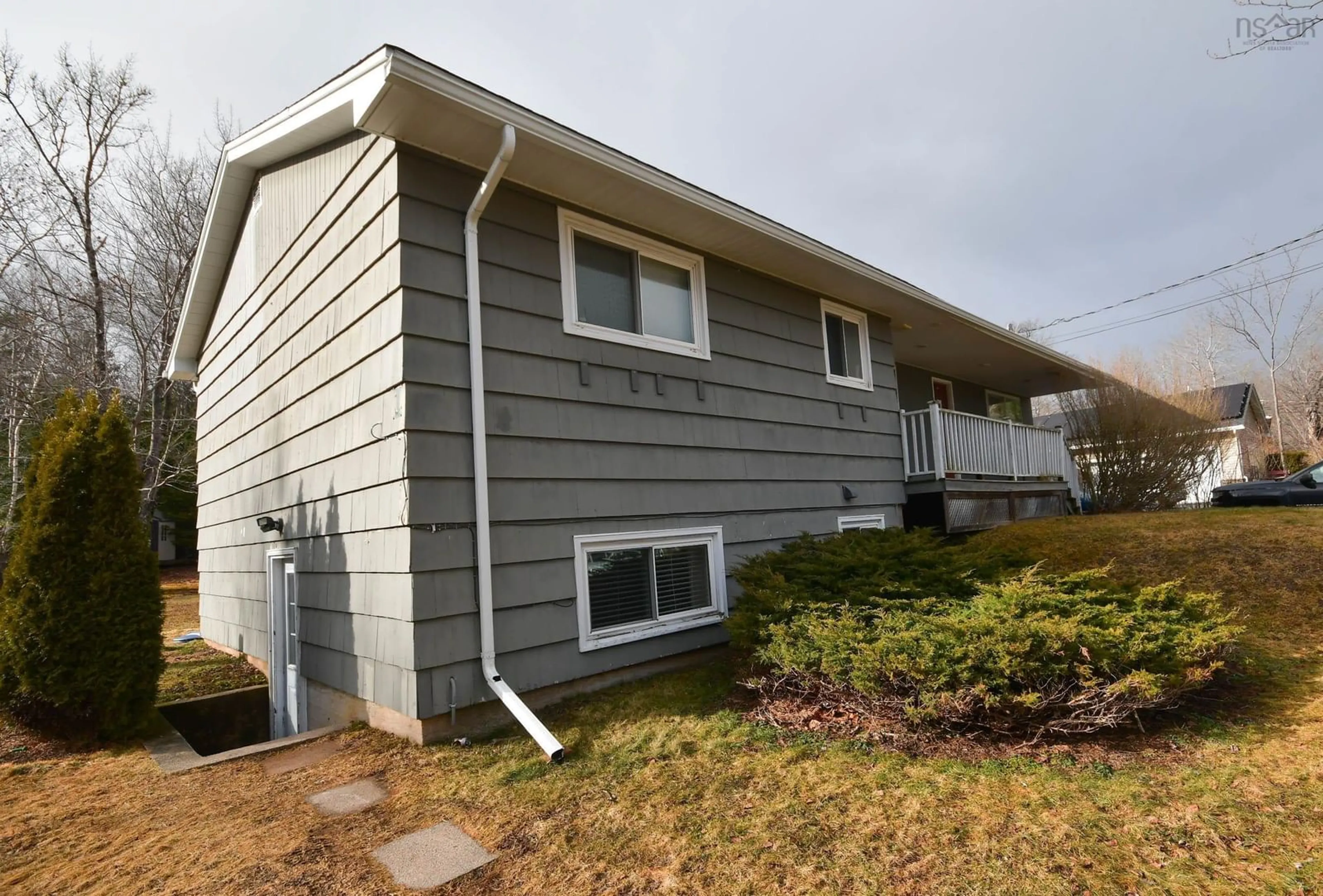 Home with vinyl exterior material, street for 184 Lockview Rd, Fall River Nova Scotia B2T 1J1