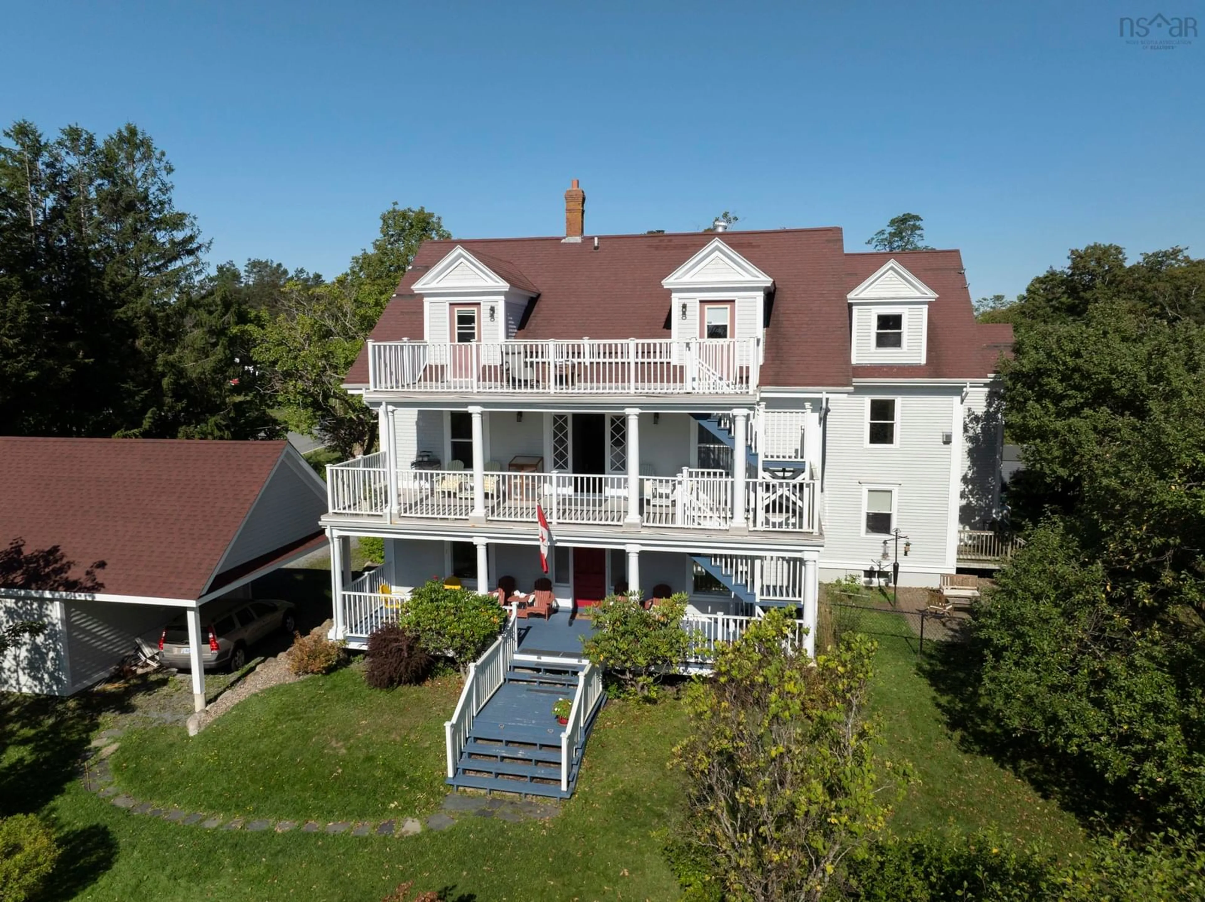 A pic from outside/outdoor area/front of a property/back of a property/a pic from drone, building for 216 Dufferin St, Lunenburg Nova Scotia B0J 2C0