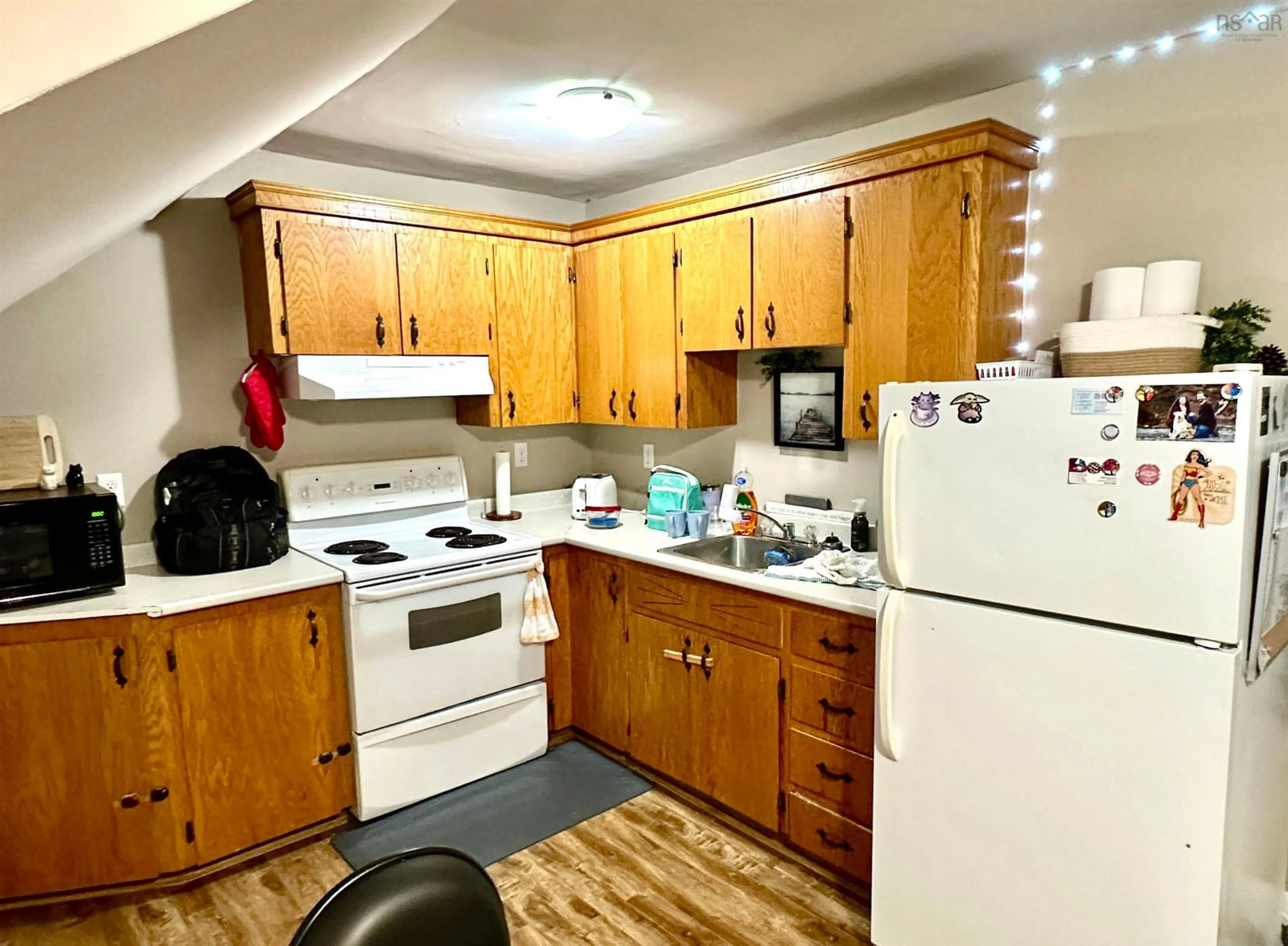 Standard kitchen, wood/laminate floor for 45 Prospect Ave, Kentville Nova Scotia B4N 2L7