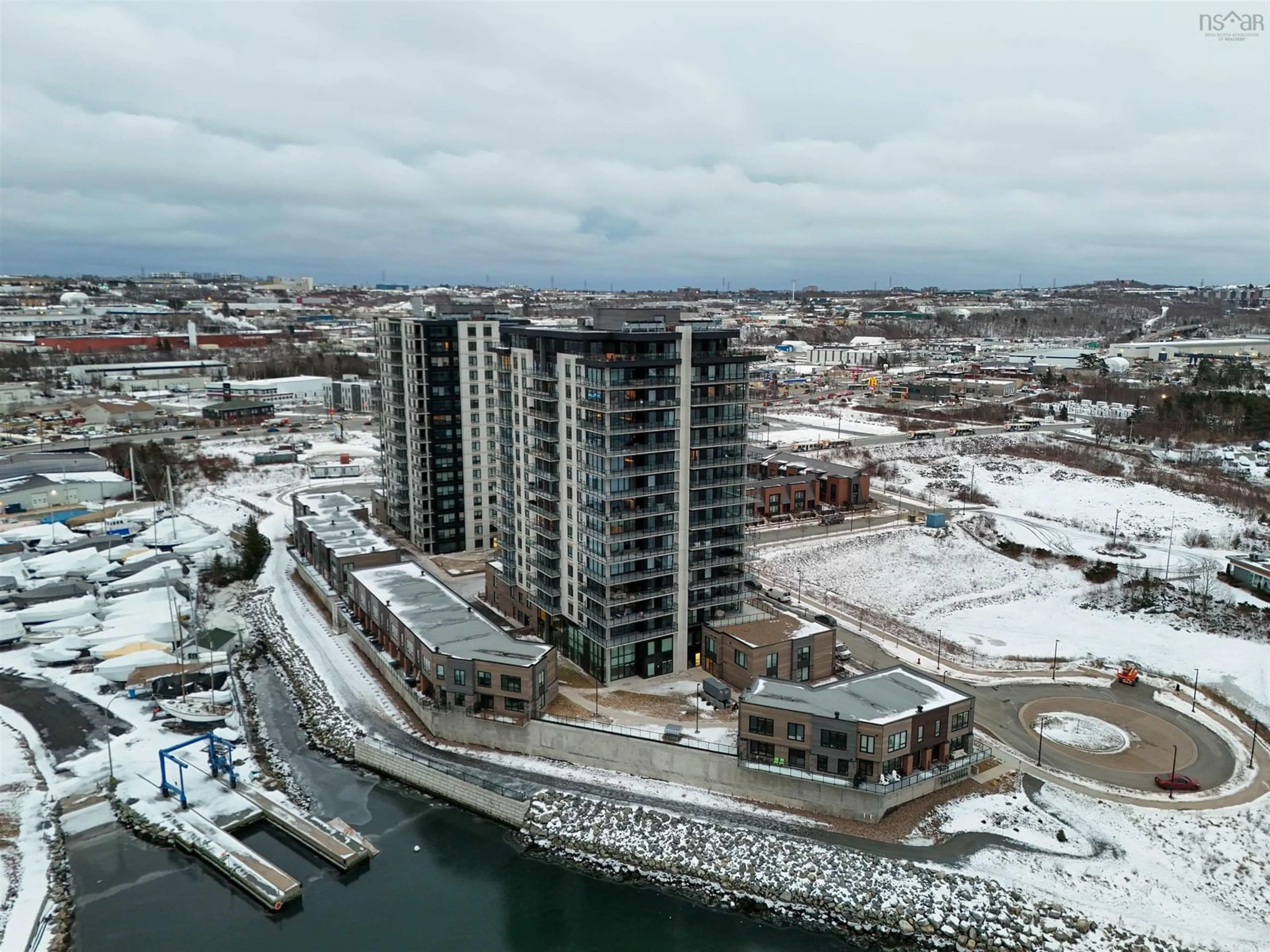 A pic from outside/outdoor area/front of a property/back of a property/a pic from drone, water/lake/river/ocean view for 72 Seapoint Rd #504, Dartmouth Nova Scotia B3B 0R8