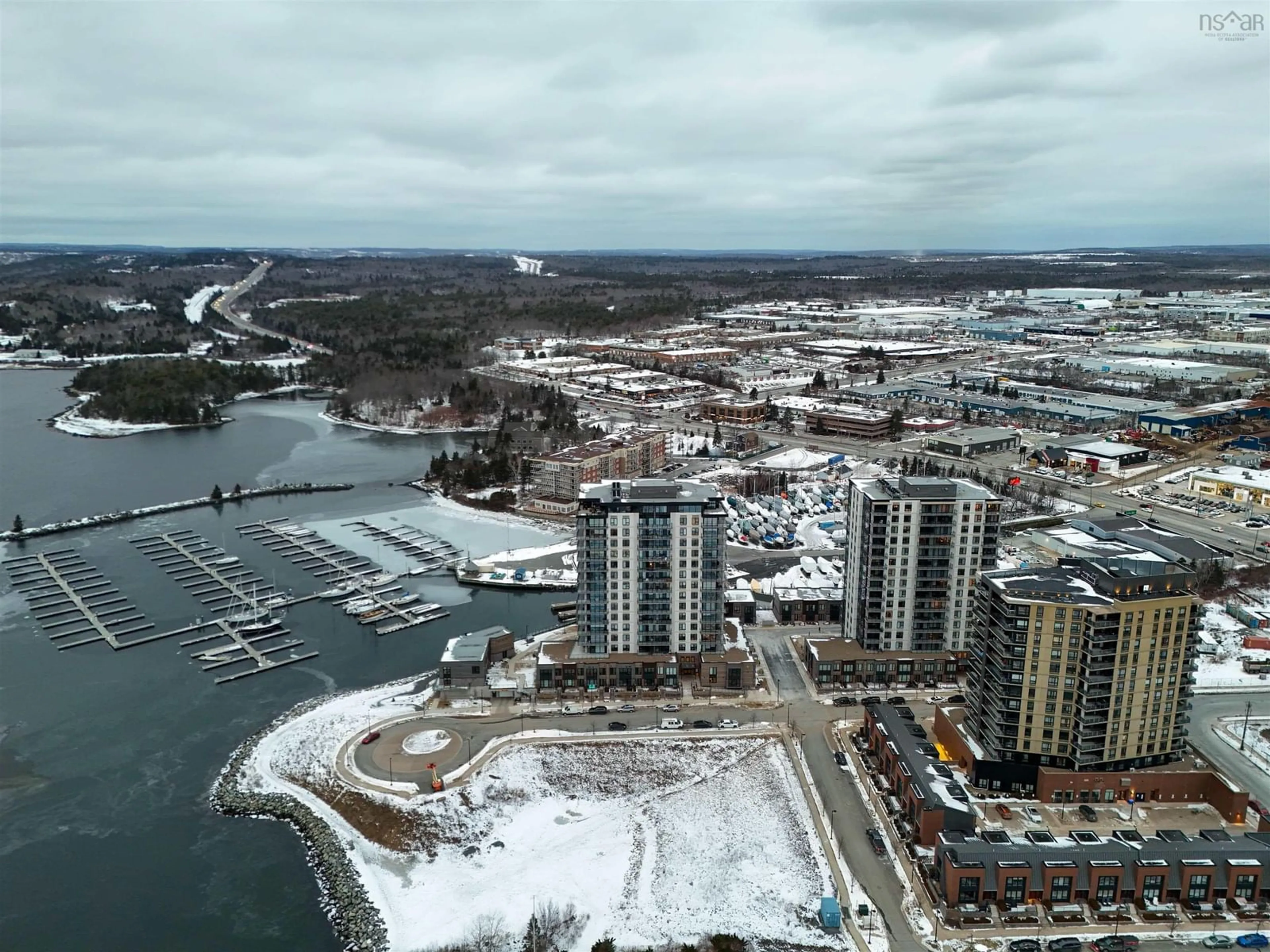 A pic from outside/outdoor area/front of a property/back of a property/a pic from drone, water/lake/river/ocean view for 72 Seapoint Rd #504, Dartmouth Nova Scotia B3B 0R8