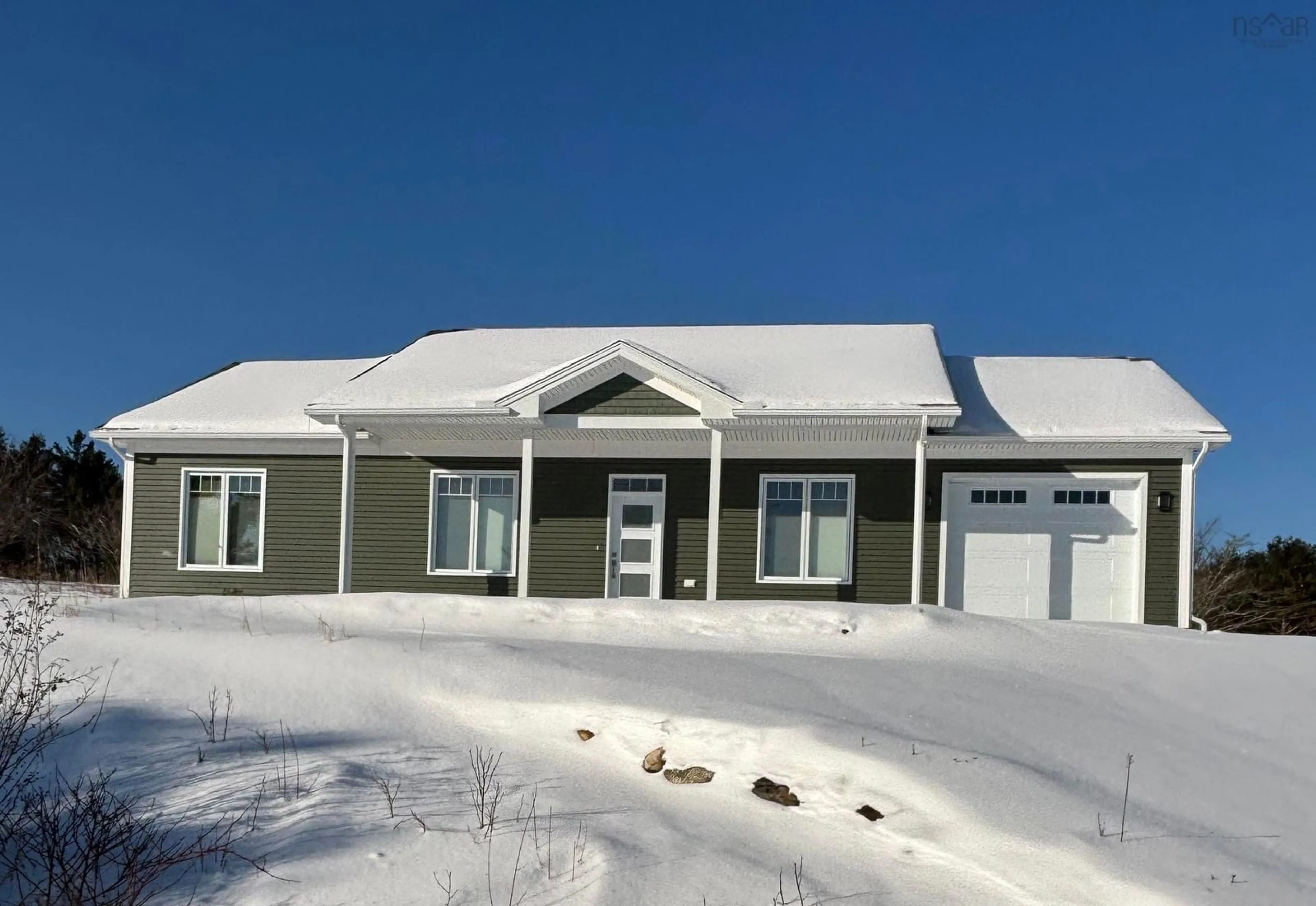 Home with vinyl exterior material, street for 231 Hawthorn Rd, Mahone Bay Nova Scotia B0J 2E0