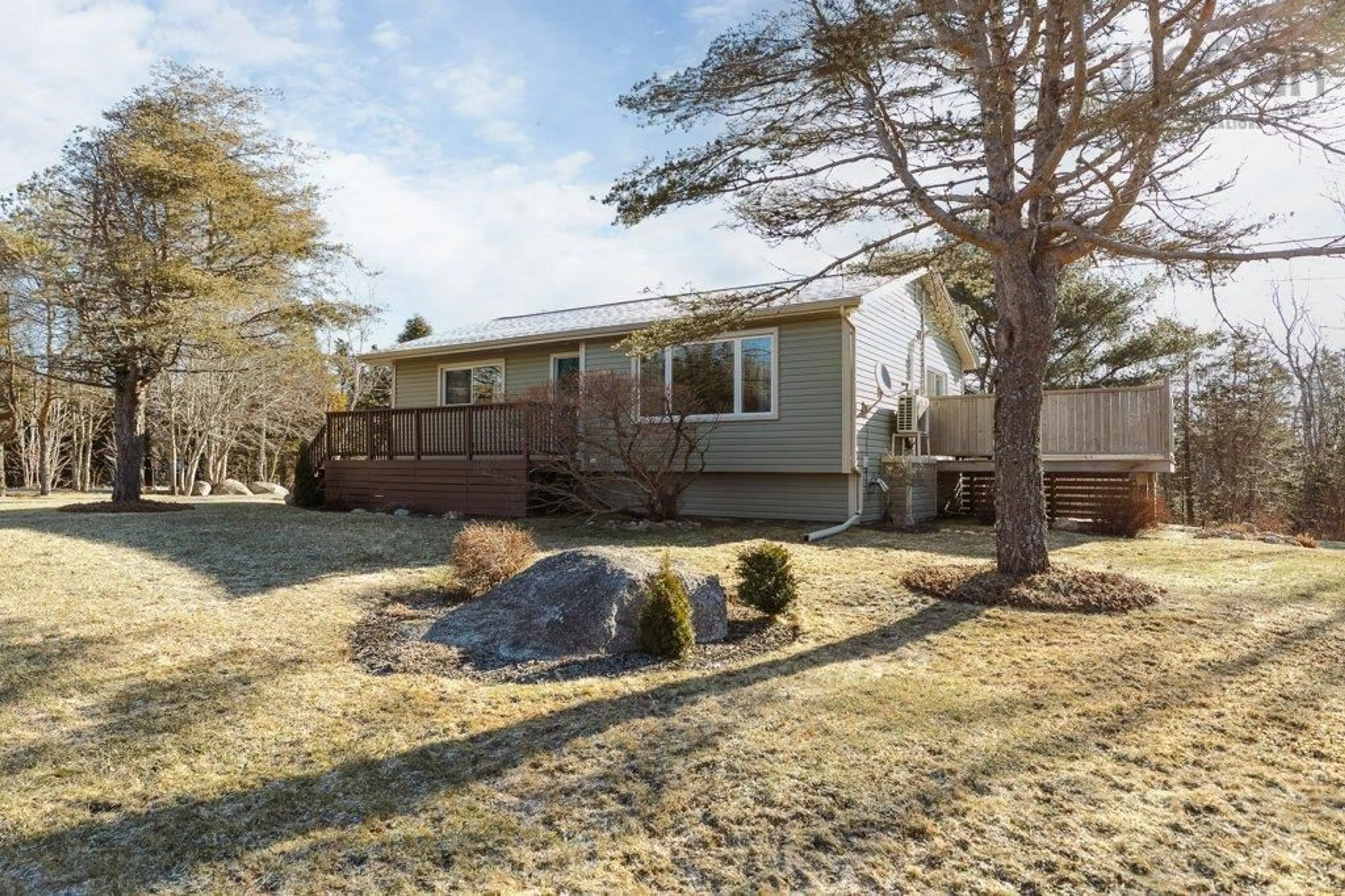Home with vinyl exterior material, unknown for 6820 Highway 7, Gaetz Brook Nova Scotia B0J 2L0