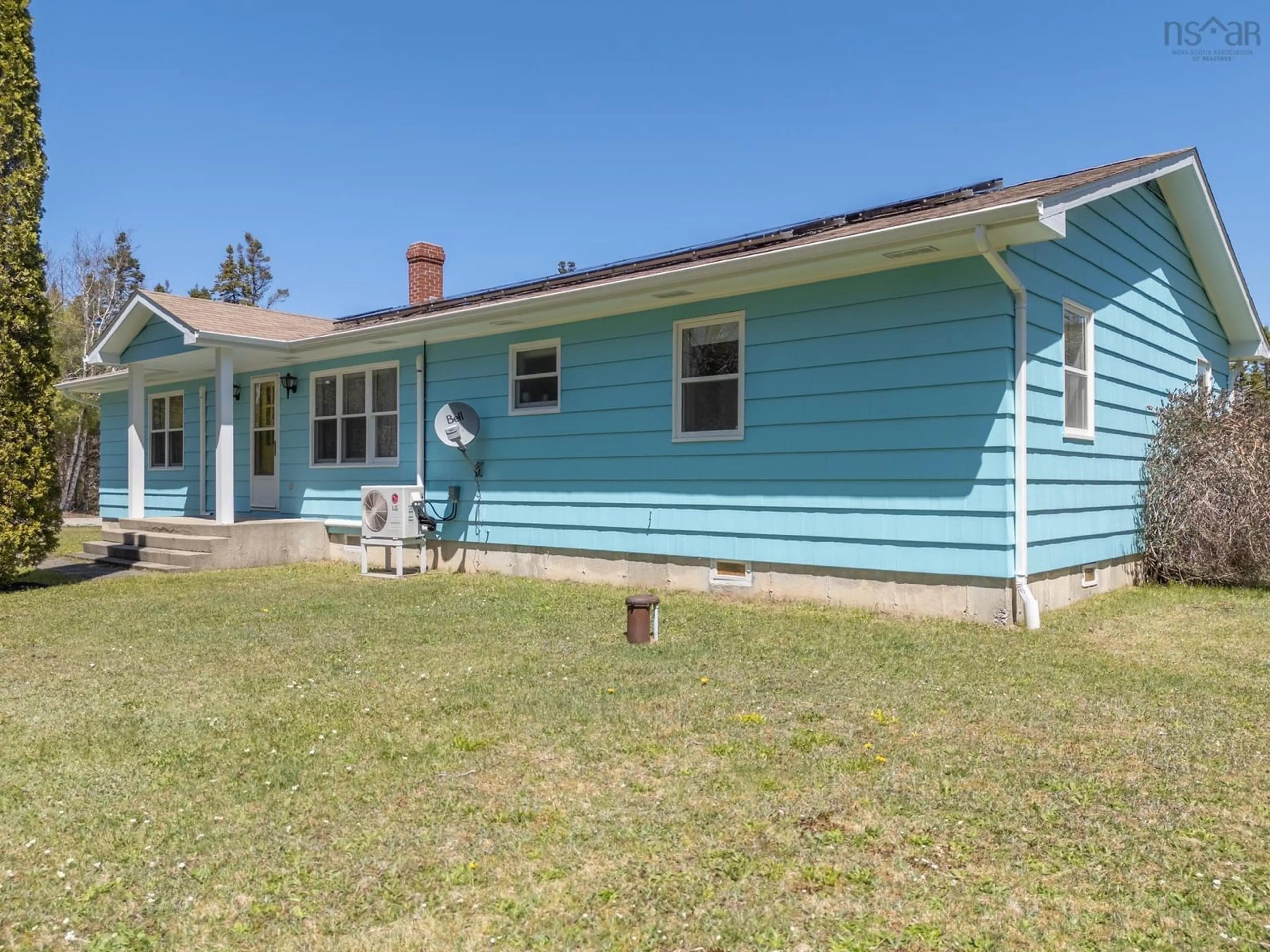 Home with vinyl exterior material, building for 2926 Highway 3, Pubnico Nova Scotia B0W 3S0