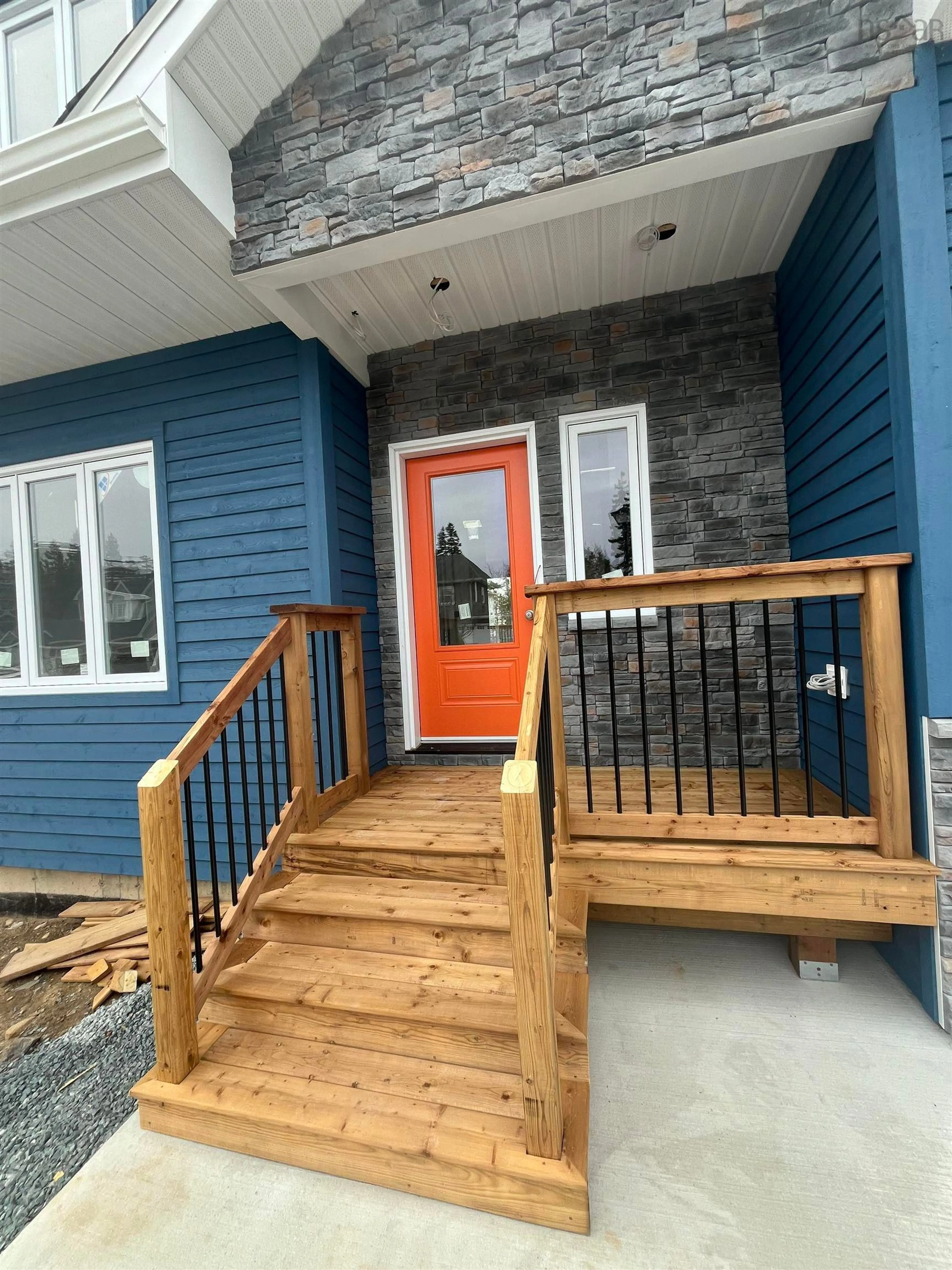 Indoor entryway for 170 Olive Ave, Bedford Nova Scotia B4B 0L2