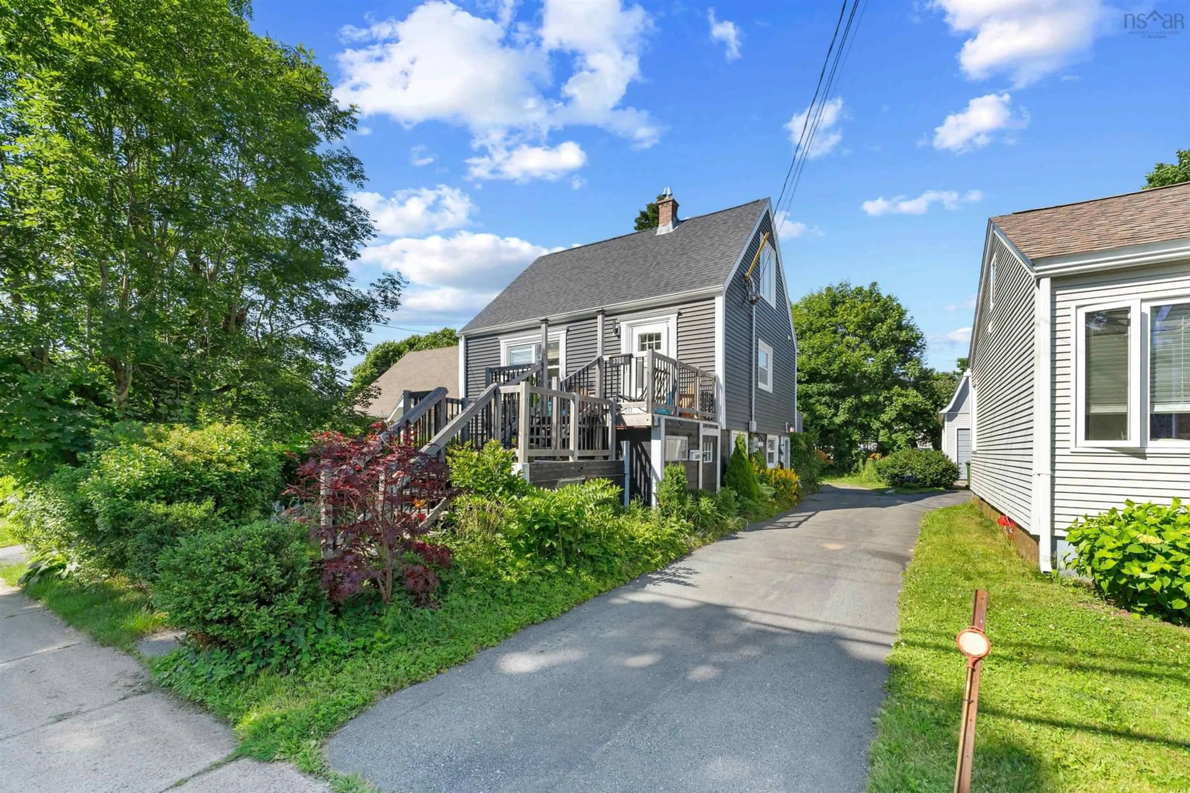 A pic from outside/outdoor area/front of a property/back of a property/a pic from drone, street for 3699/3701 Robie St, Halifax Nova Scotia B3K 4S9