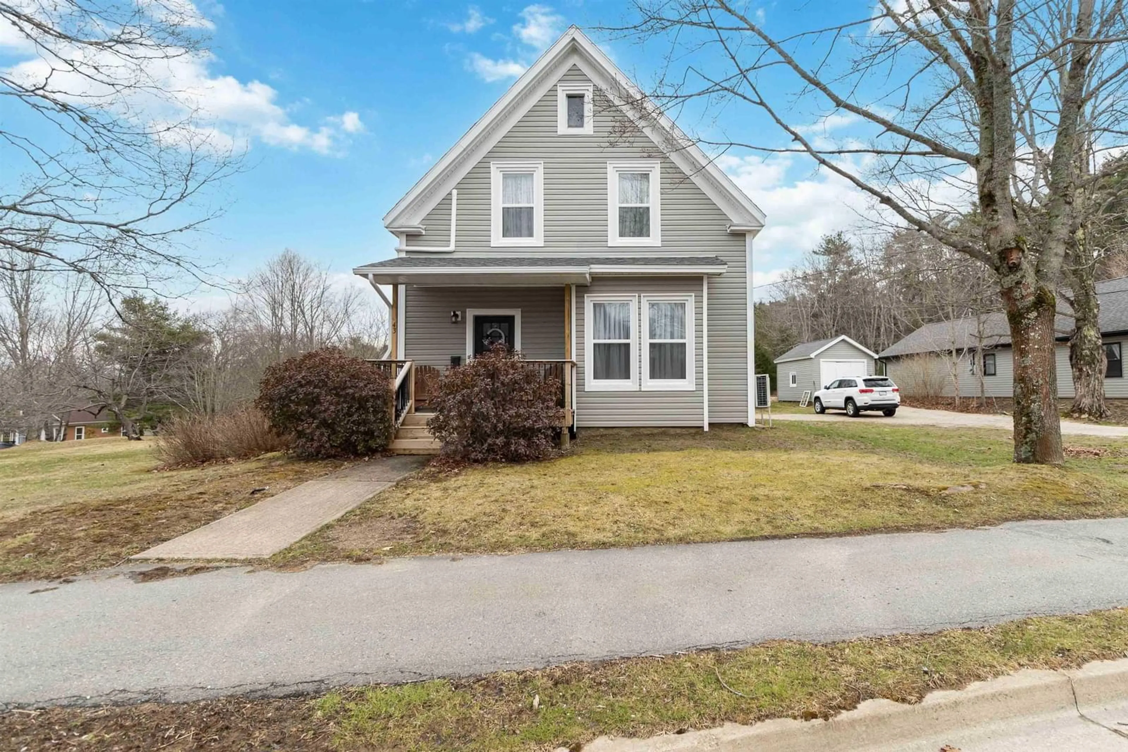 Home with vinyl exterior material, street for 43 Jubilee Rd, Bridgewater Nova Scotia B4V 2A3