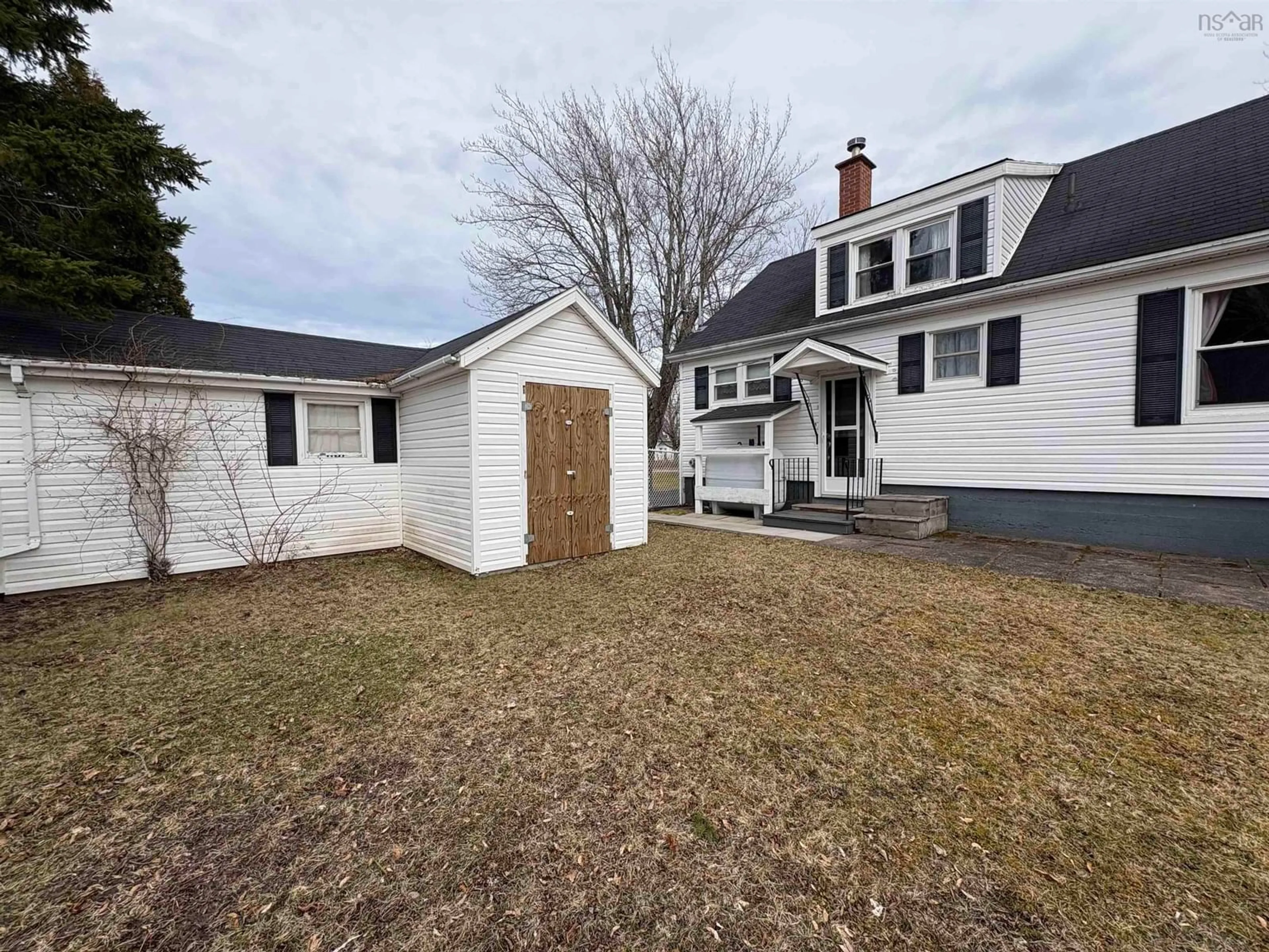 A pic from outside/outdoor area/front of a property/back of a property/a pic from drone, street for 2152 Queen St, Westville Nova Scotia B0K 2A0