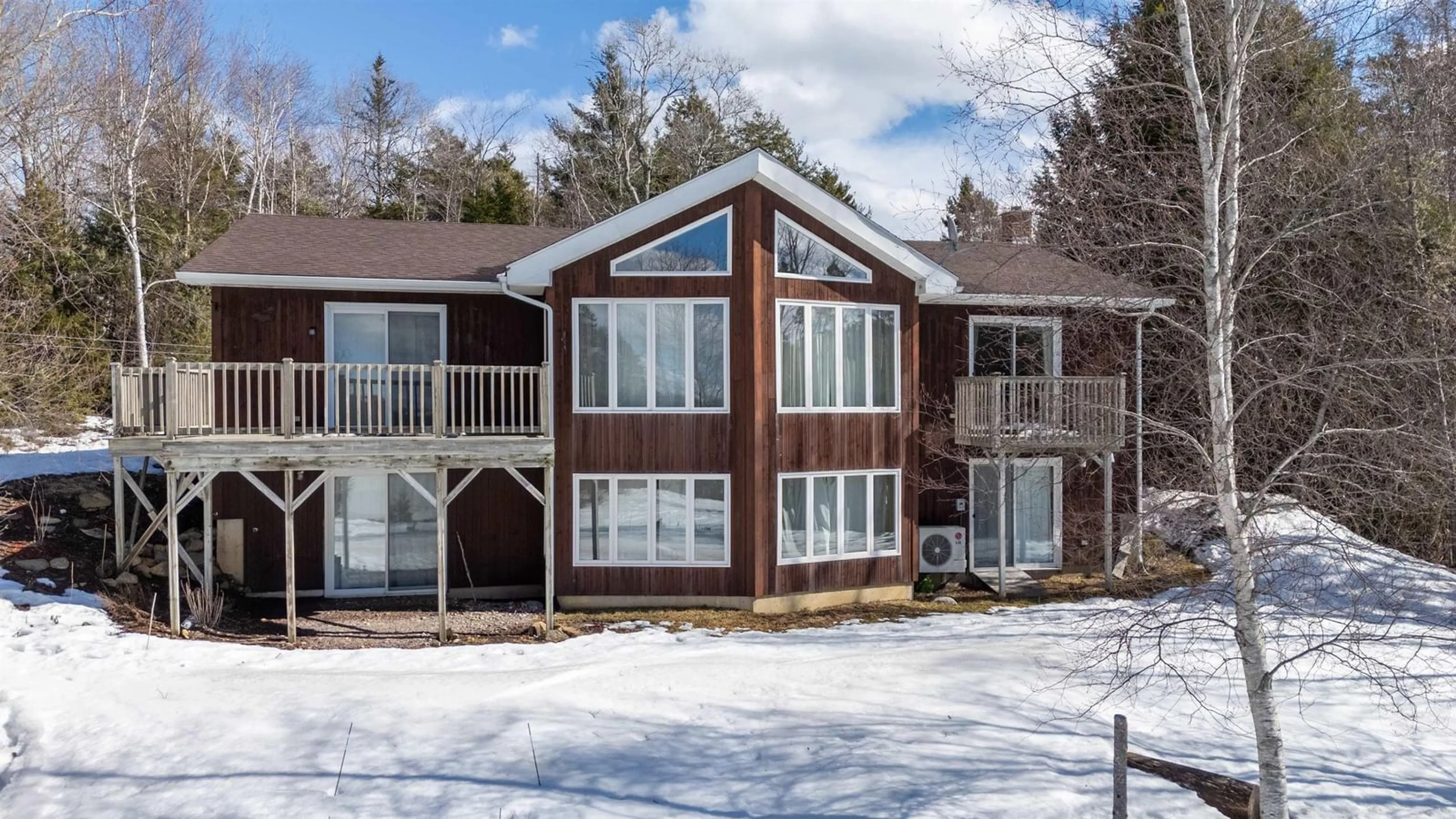 Home with vinyl exterior material, unknown for 52 Jefferson Rd, Laconia Nova Scotia B4V 5W5