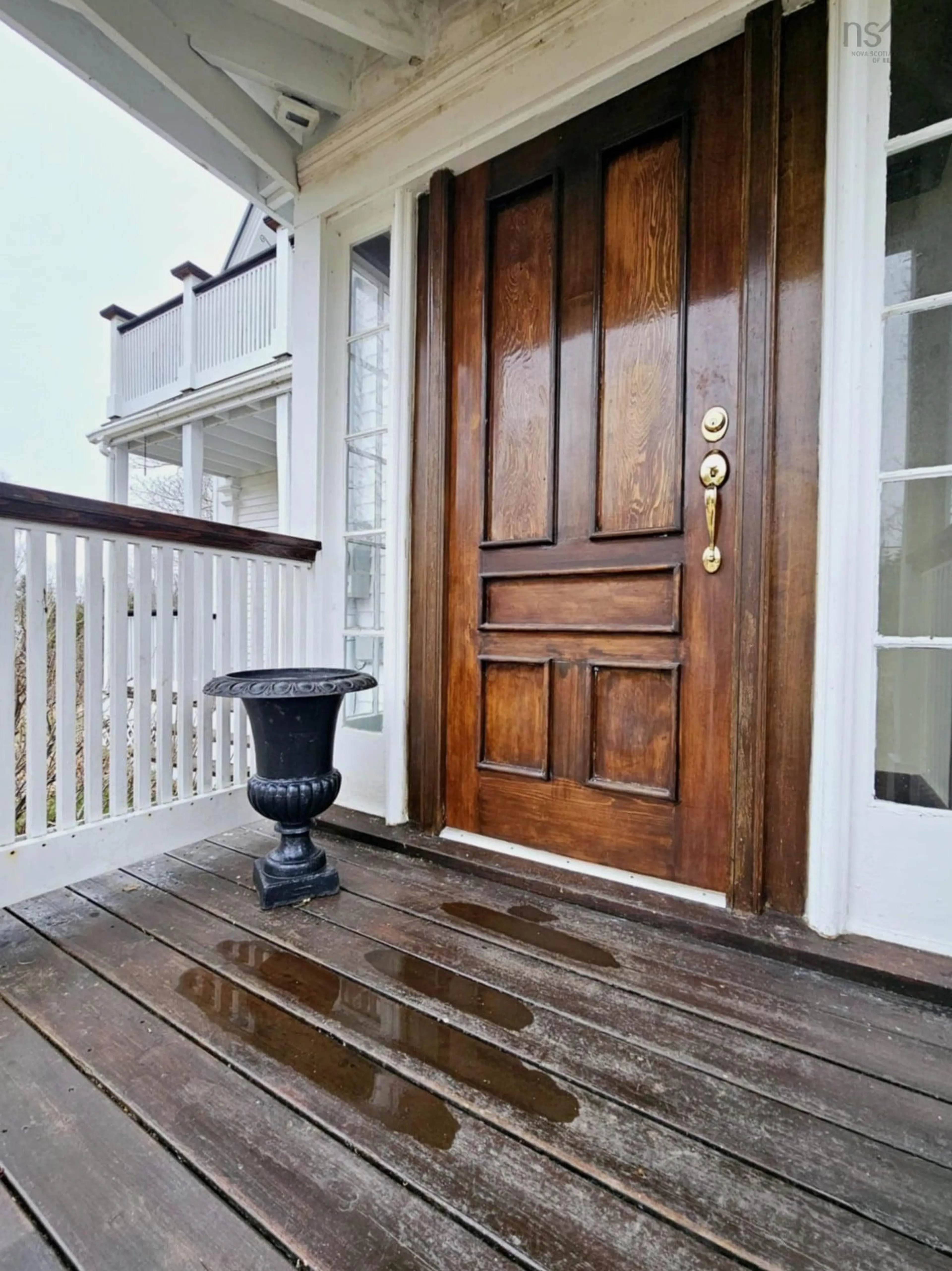 Indoor entryway for 5183 Highway 2, Bass River Nova Scotia B0M 1B0