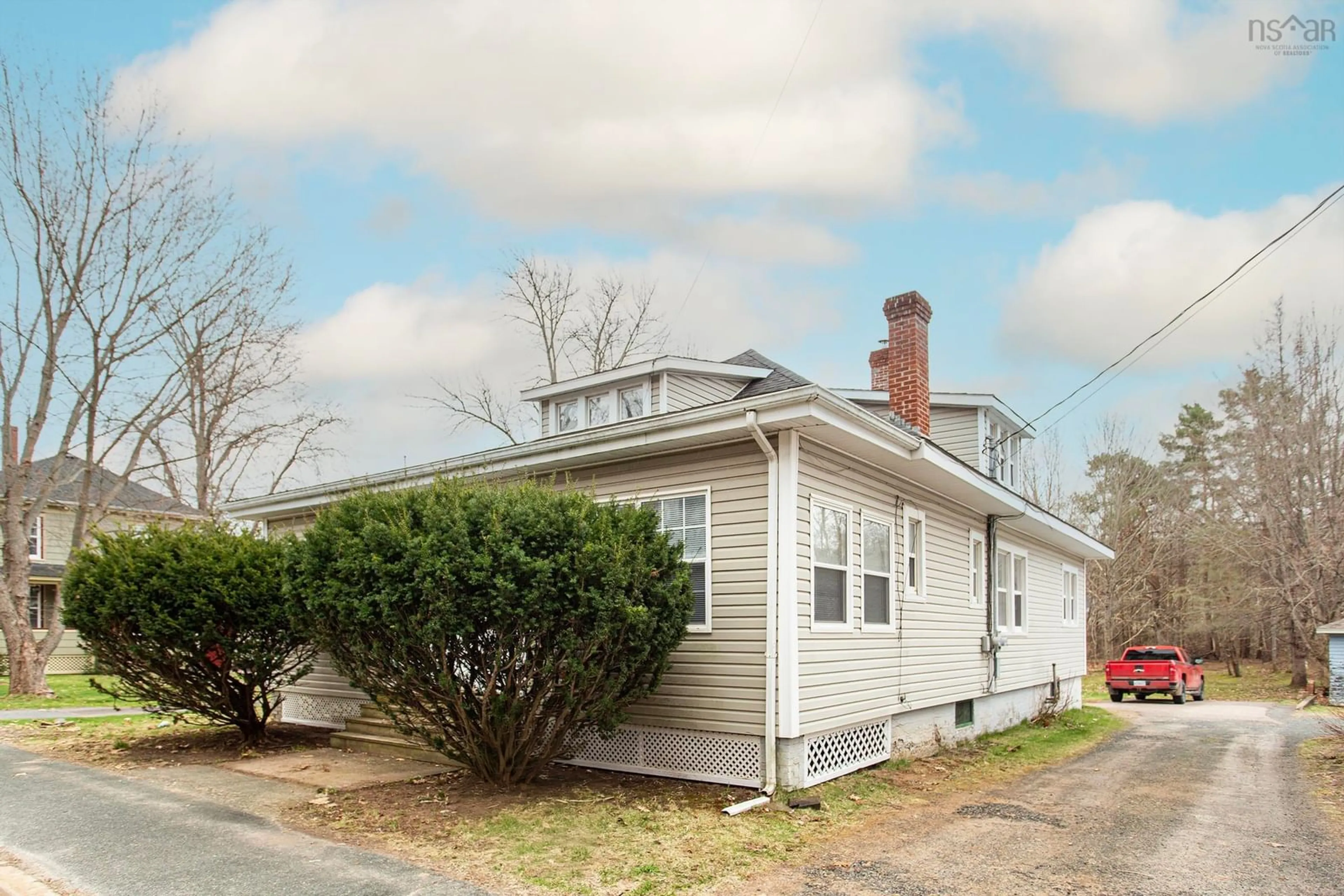 Unknown for 678 West Main St, Kentville Nova Scotia B4N 1L7
