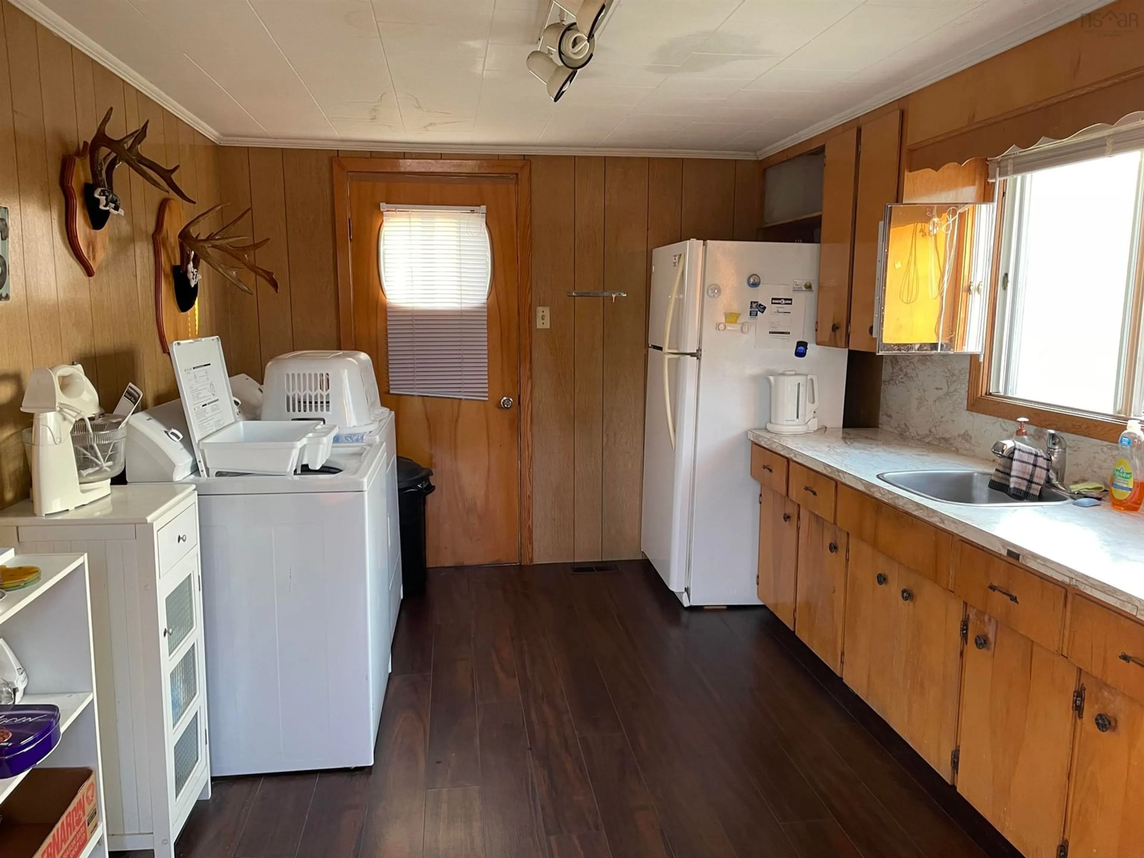 Standard kitchen, wood/laminate floor for 308 Middlewood Diversion, Middlewood Nova Scotia B4V 6L8