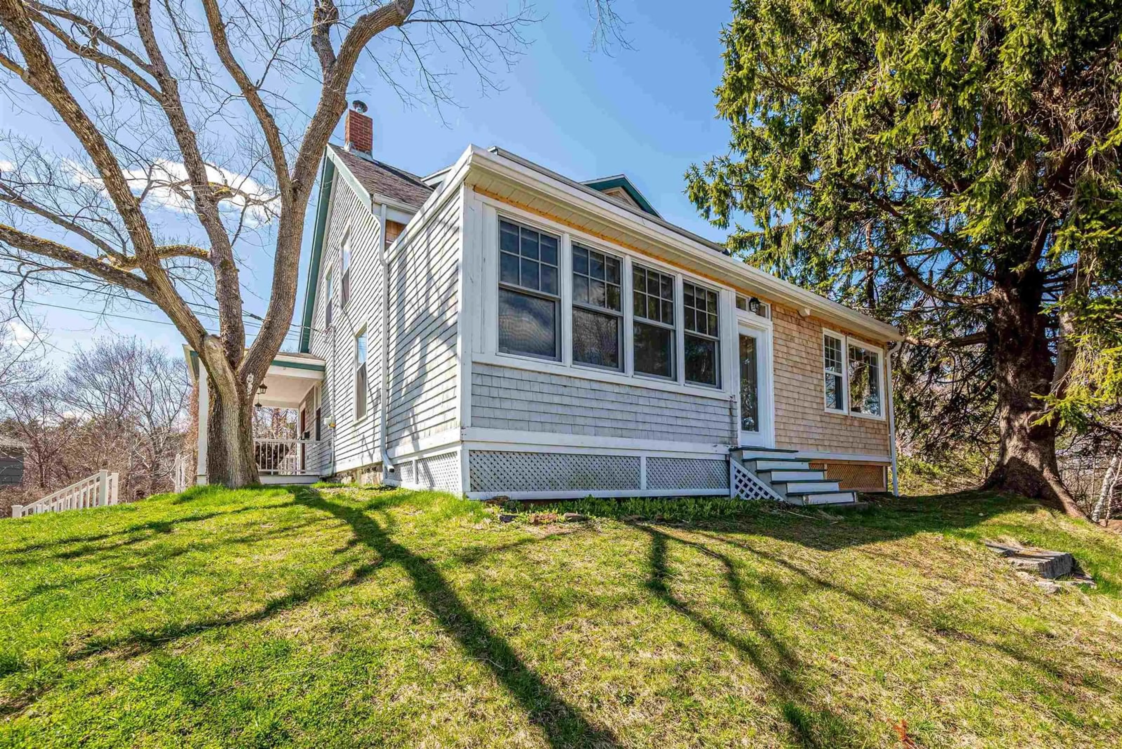 Home with vinyl exterior material, street for 54 Parkhill Rd, Halifax Nova Scotia B3P 1R5
