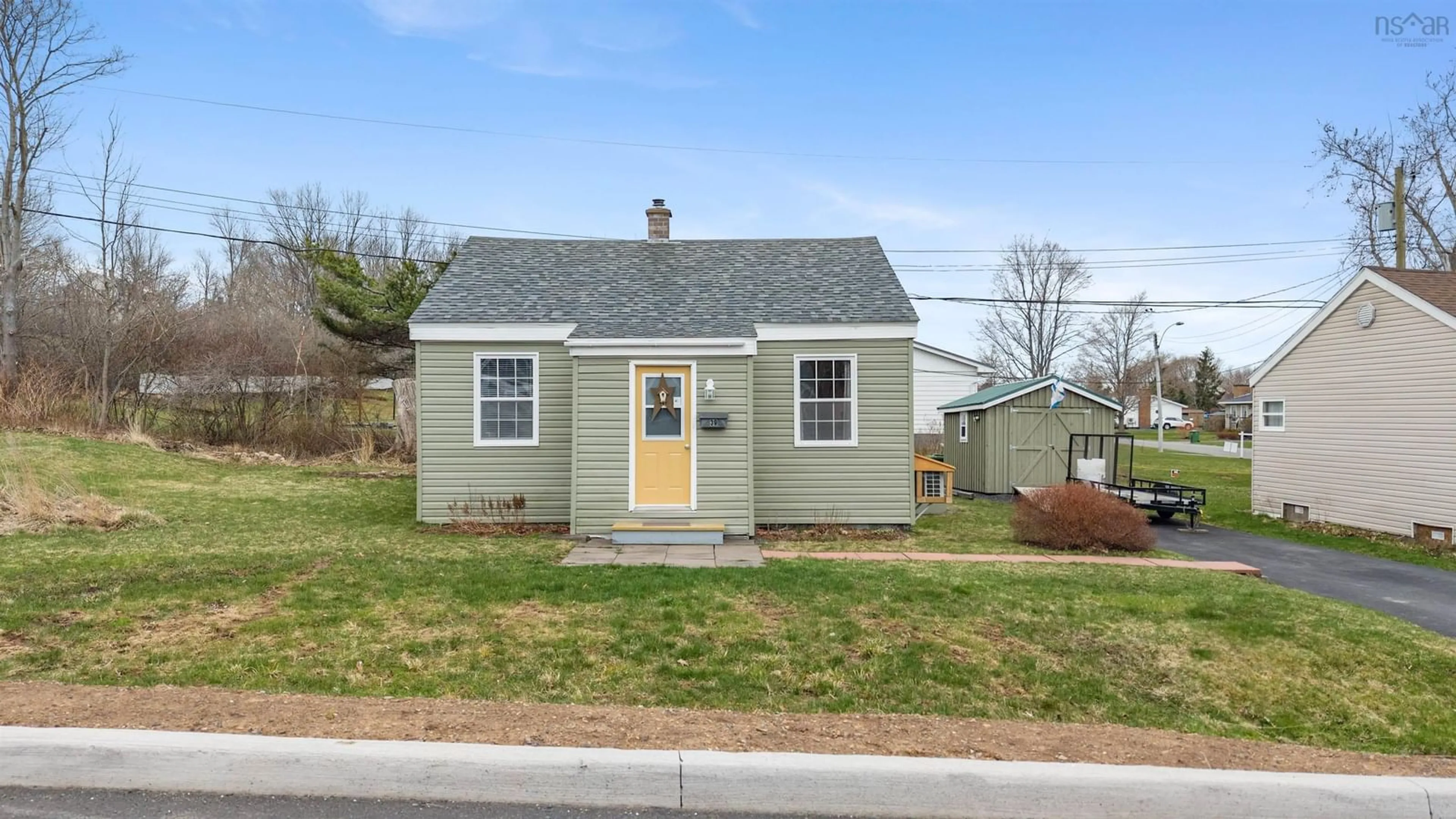 Home with vinyl exterior material, street for 39 Highland Dr, New Glasgow Nova Scotia B2H 4C3