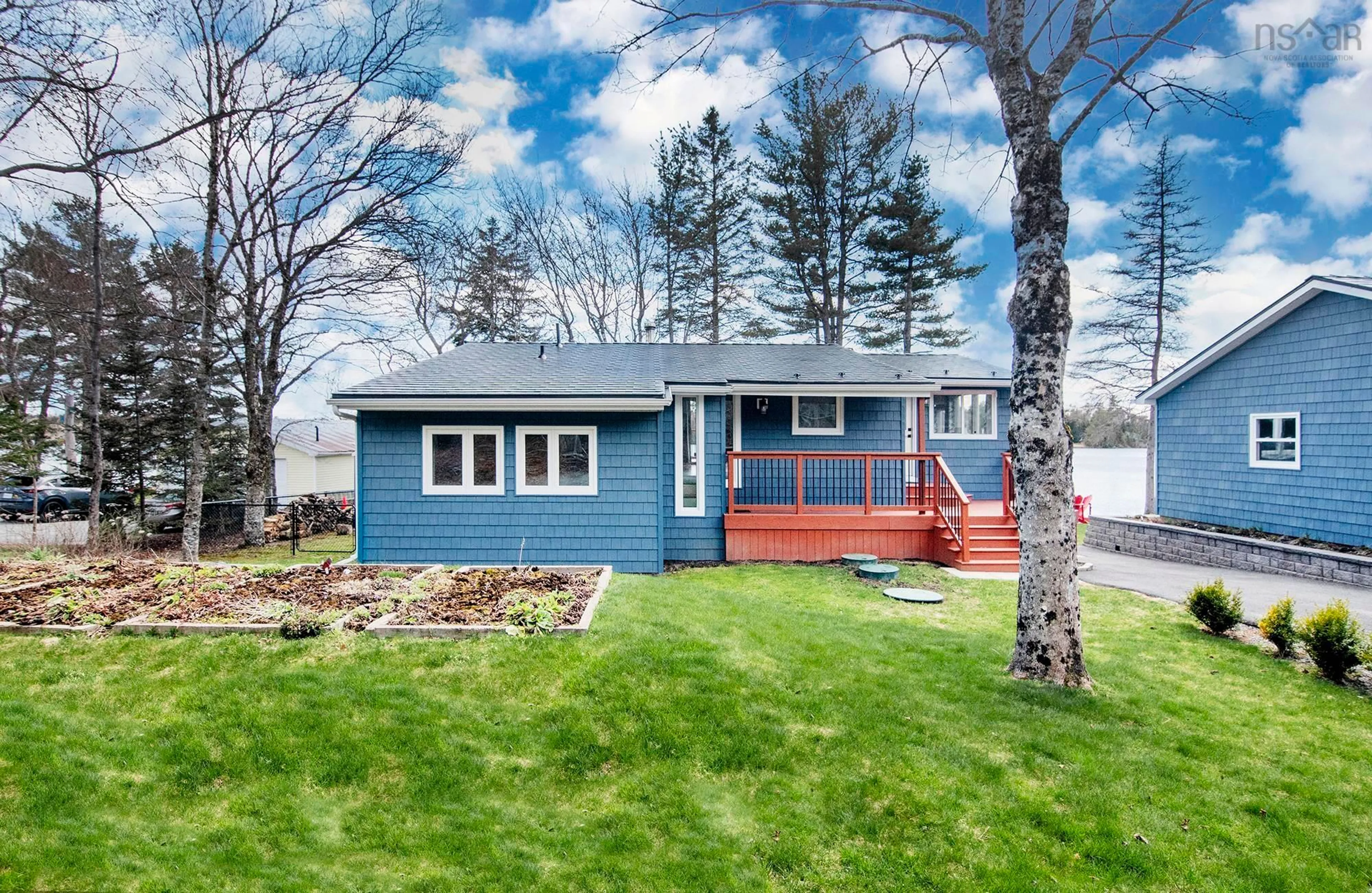 Home with vinyl exterior material, water/lake/river/ocean view for 63 Pentz Lake Dr, Mount Uniacke Nova Scotia B0N 1Z0