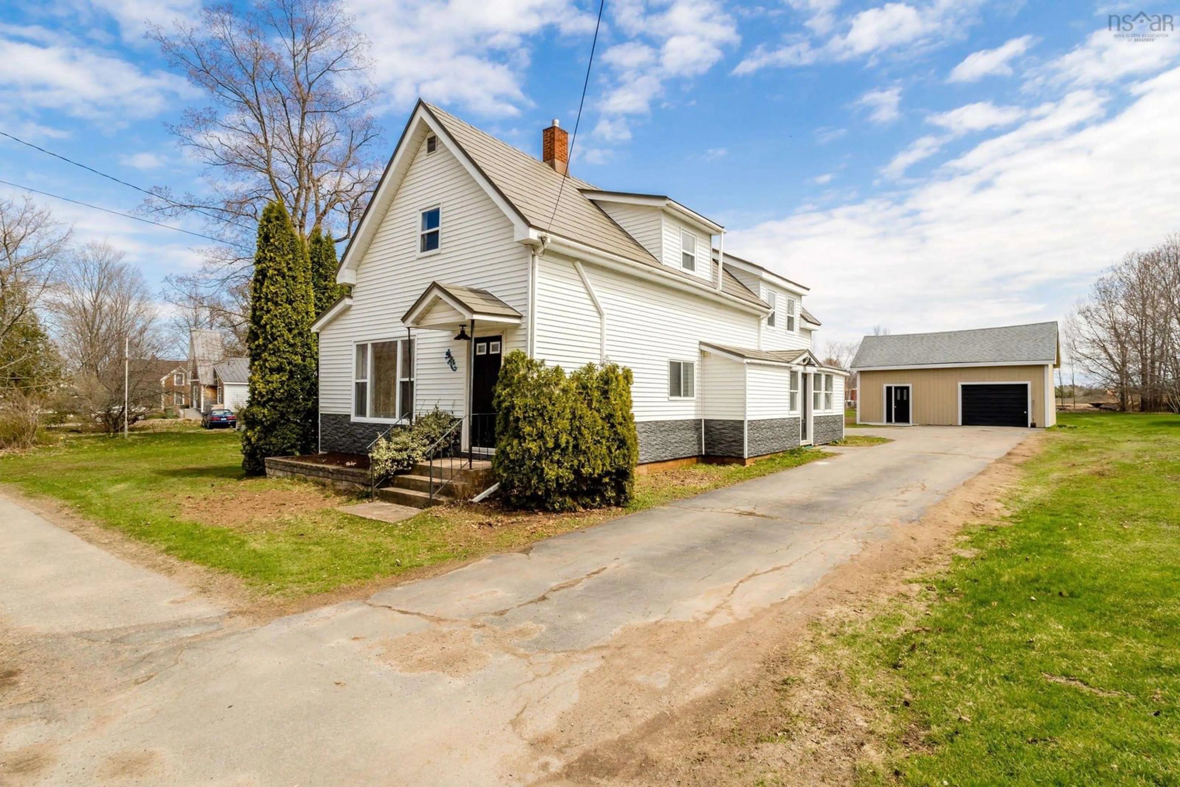 A pic from outside/outdoor area/front of a property/back of a property/a pic from drone, street for 126 Commercial St, Berwick Nova Scotia B0P 1E0
