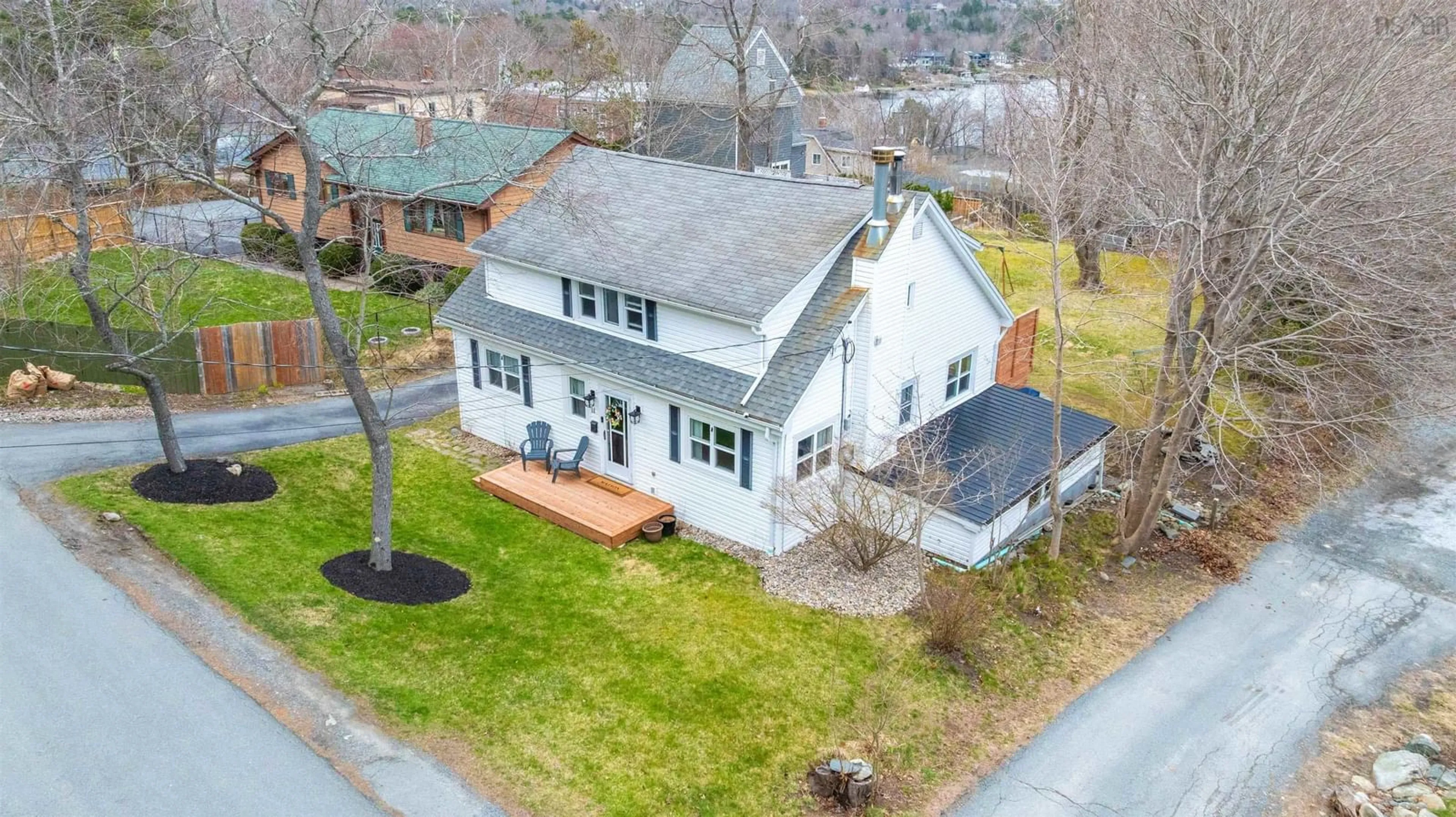 A pic from outside/outdoor area/front of a property/back of a property/a pic from drone, street for 11 Bedford St, Bedford Nova Scotia B4A 1W5